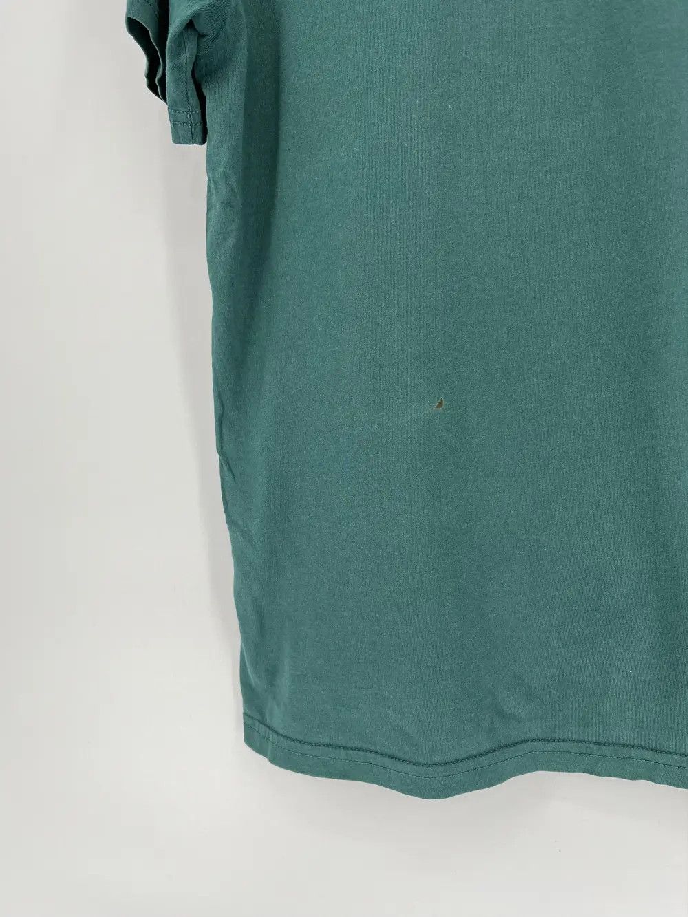 Carhartt TRASHED Carhartt Centr Big Logo Vintage Y2K Style Shirt Size US M / EU 48-50 / 2 - 9 Thumbnail
