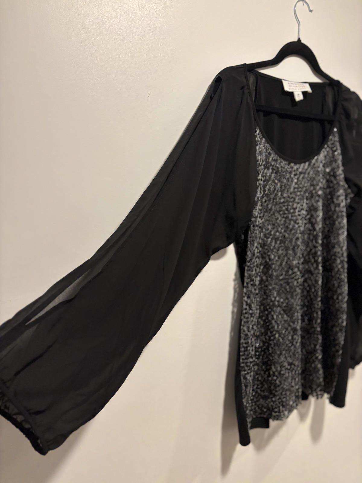 Other Badgley Mishka Navy Sequin and Chiffon Sleeve Blouse Size M / US 6-8 / IT 42-44 - 4 Thumbnail