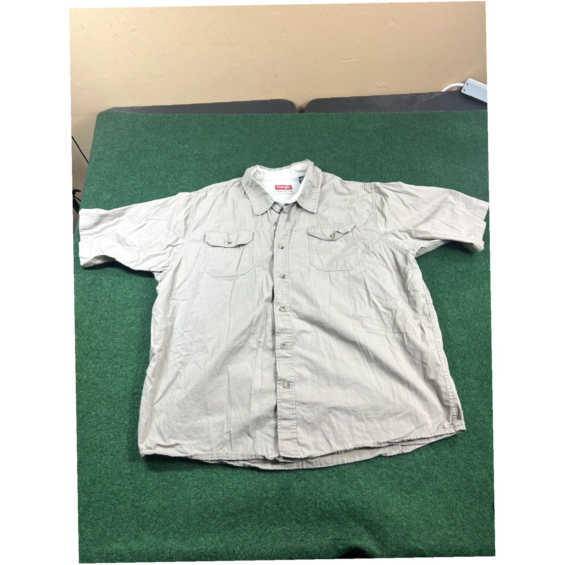 Wrangler Wrangler Mens Beige Shirt Size 2XL Premium Quality Button-Up Short Sleeve Size US XXL / EU 58 / 5 - 1 Thumbnail