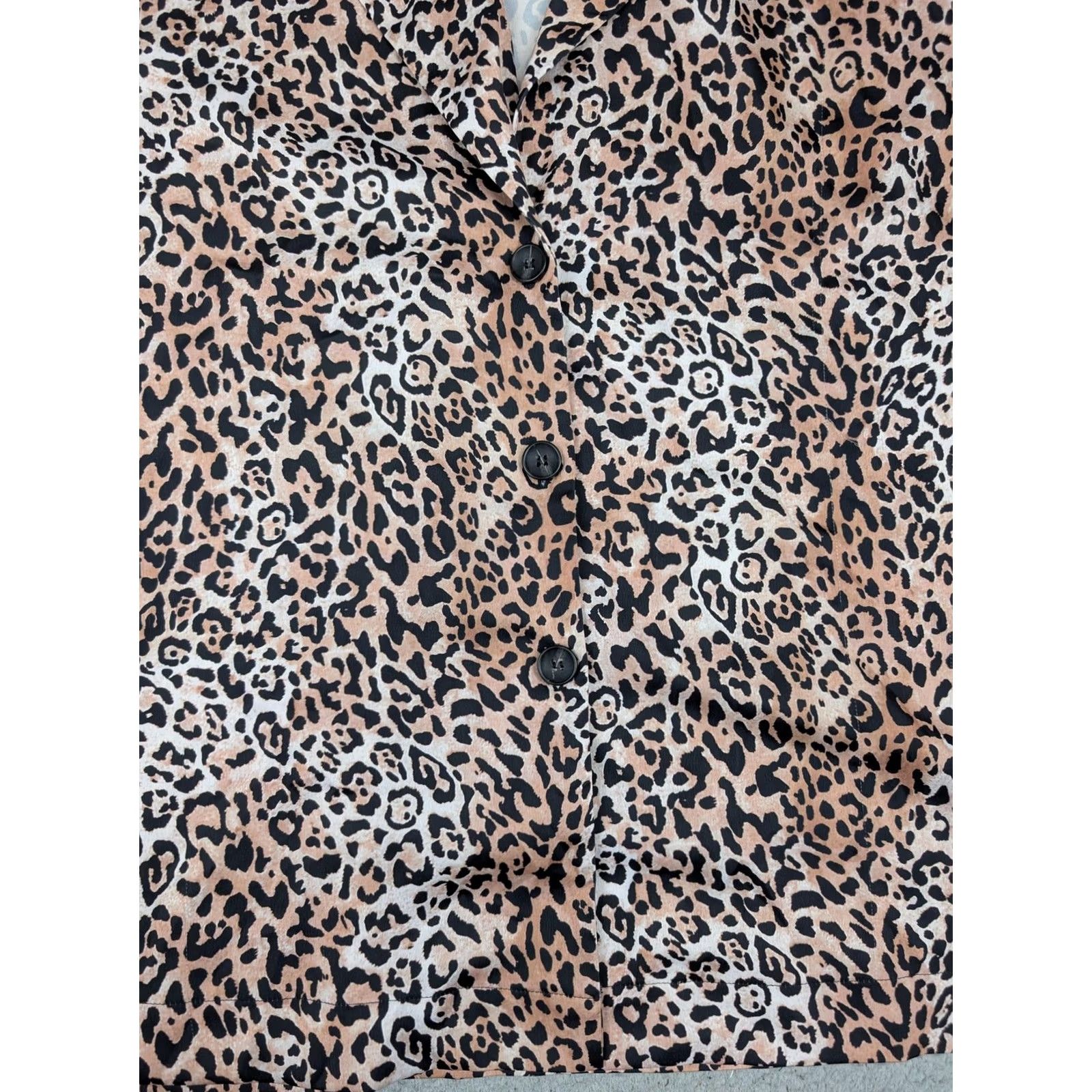 Asos ASOS Design Curve Womens Plus Short Sleeve Button Front Leopard Print Shirt Size XXL / US 16-18 / IT 52-54 - 4 Thumbnail