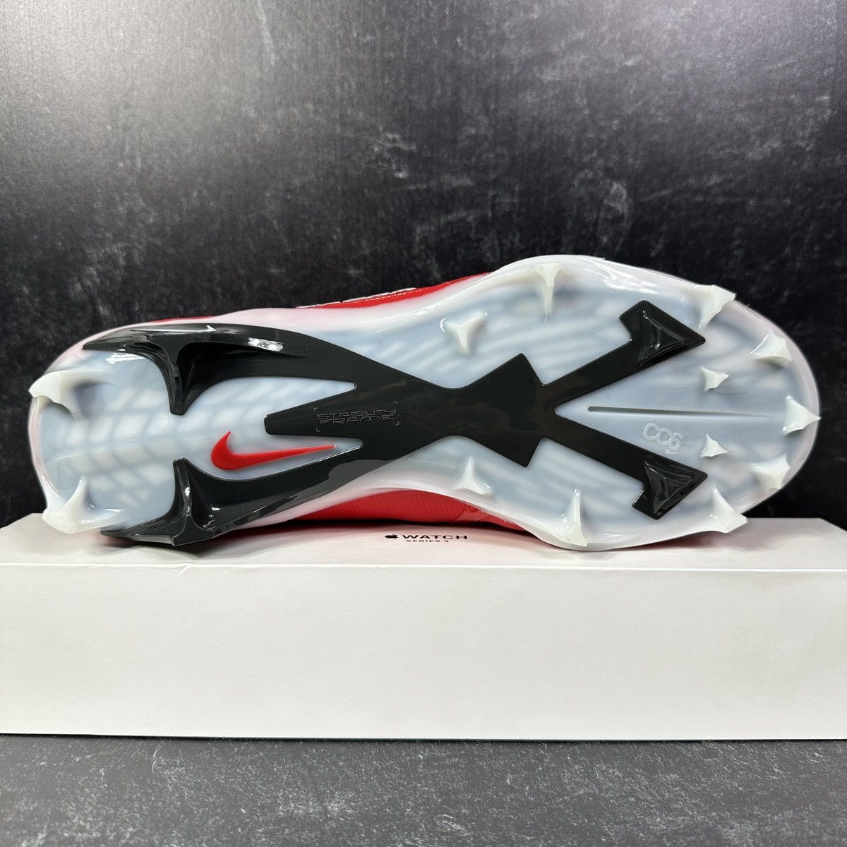 Nike ALPHA MENACE ELITE 3 UNIVERSITY RED FOOTBALL CLEATS FLYKNIT Size US 9 / EU 42 - 4 Thumbnail