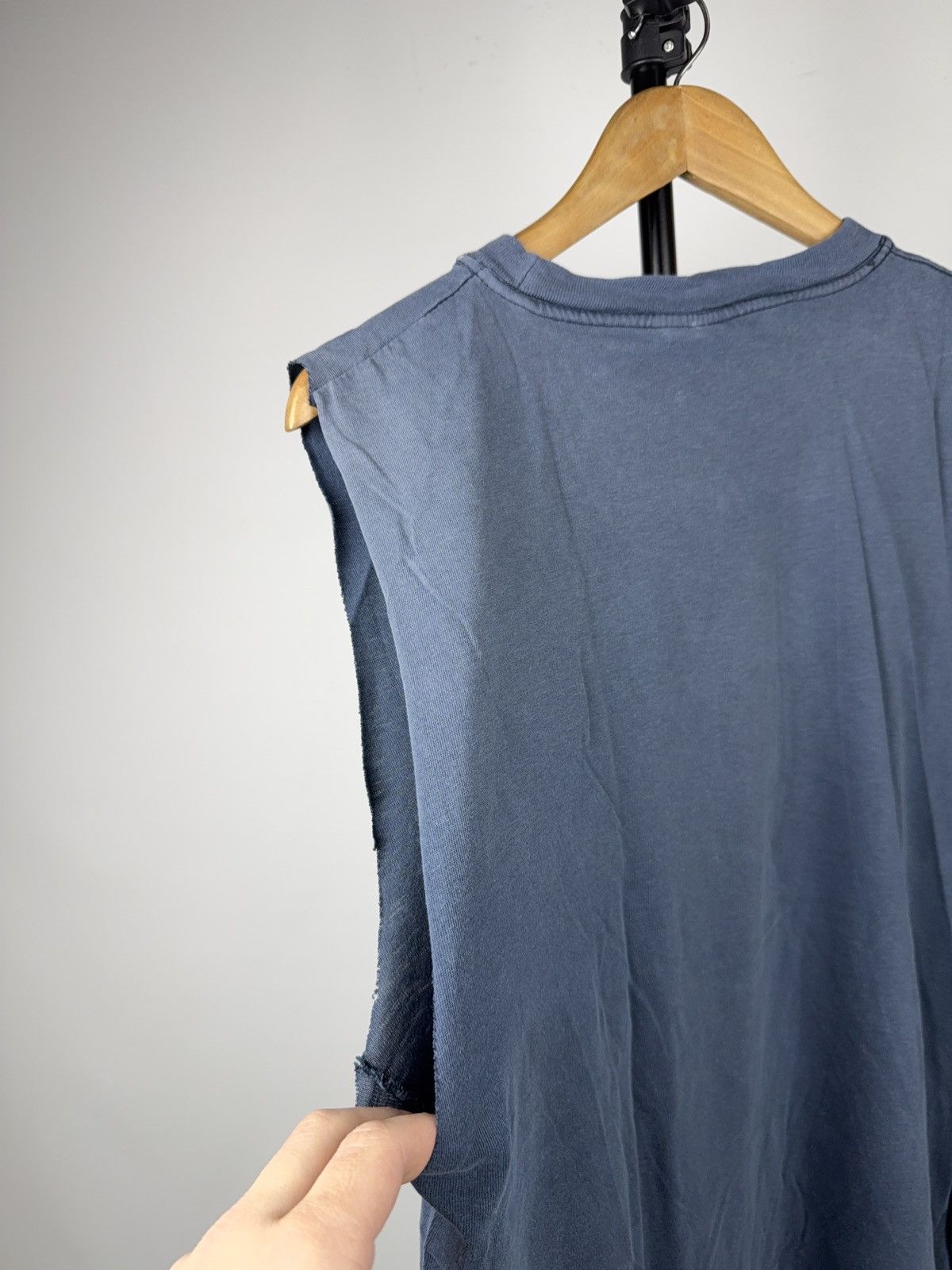 Vintage Vintage 90s Bottlenose Dolphins Australia Sleeveless Tee Size US M / EU 48-50 / 2 - 10 Thumbnail