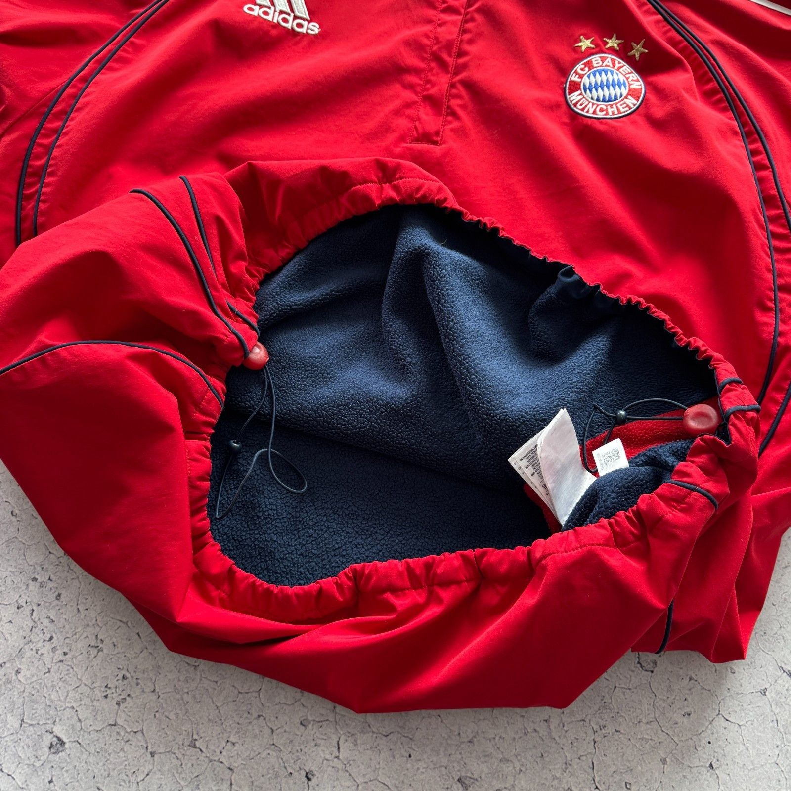 Adidas Vintage Adidas Fc Bayern Munchen Reversible Jacket Soccer Size US L / EU 52-54 / 3 - 15 Thumbnail