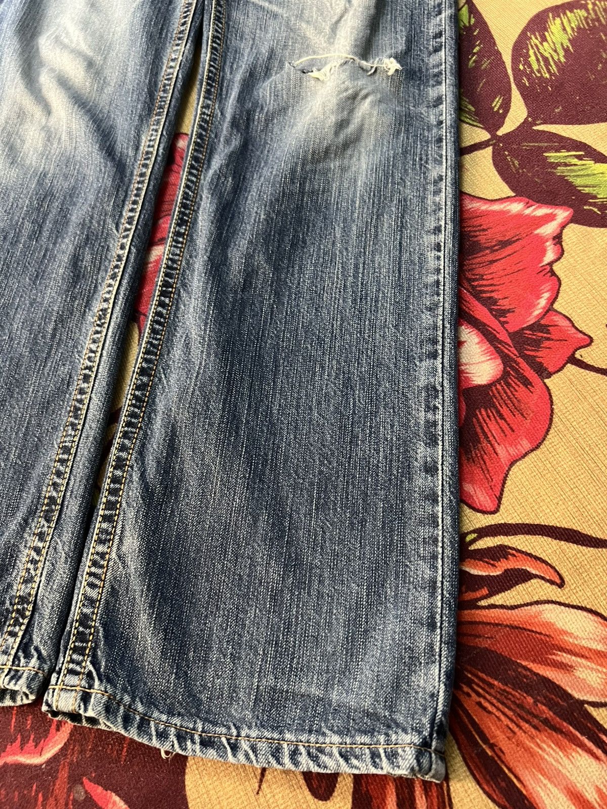 Edwin × Japanese Brand × Vintage EDWIN EXCLUSIVE VINTAGE BUFFALO HEAD DISTRESS JEANS Size US 29 - 4 Thumbnail