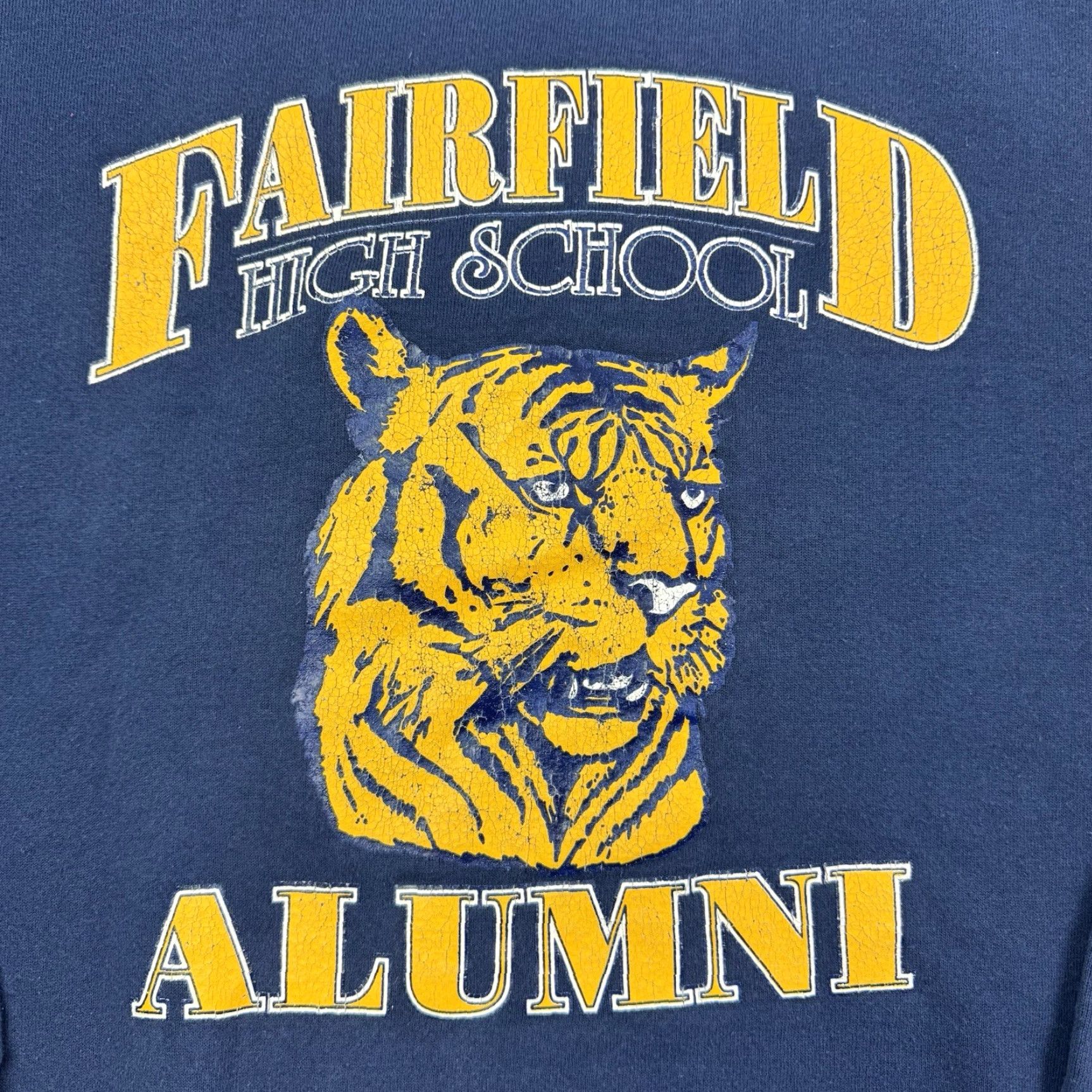 Fruit Of The Loom VINTAGE Fairfield High School Alumni Sweatshirt Adult 2XL Crewneck Pullover 90s Size US XXL / EU 58 / 5 - 2 Thumbnail