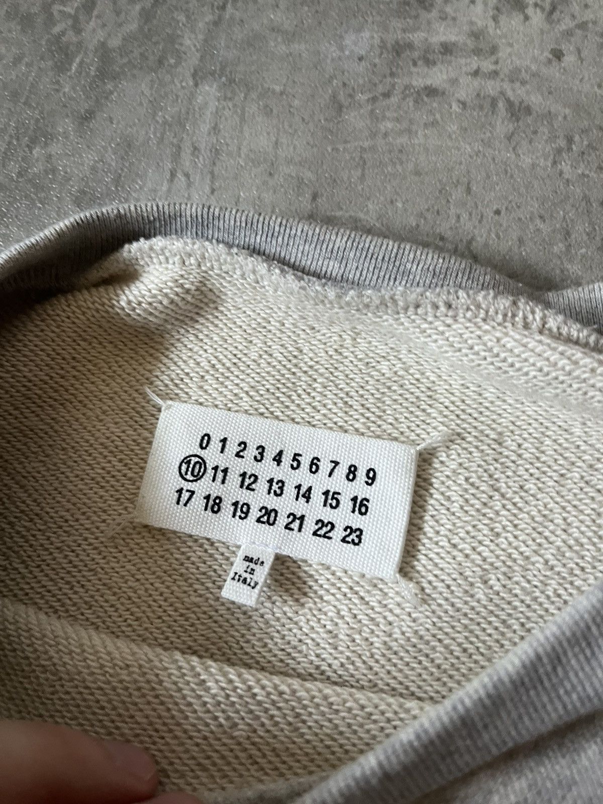 Maison Margiela Maison Margiela A/W 20 Upside-Down revers logo sweatshirt Size US M / EU 48-50 / 2 - 6 Thumbnail
