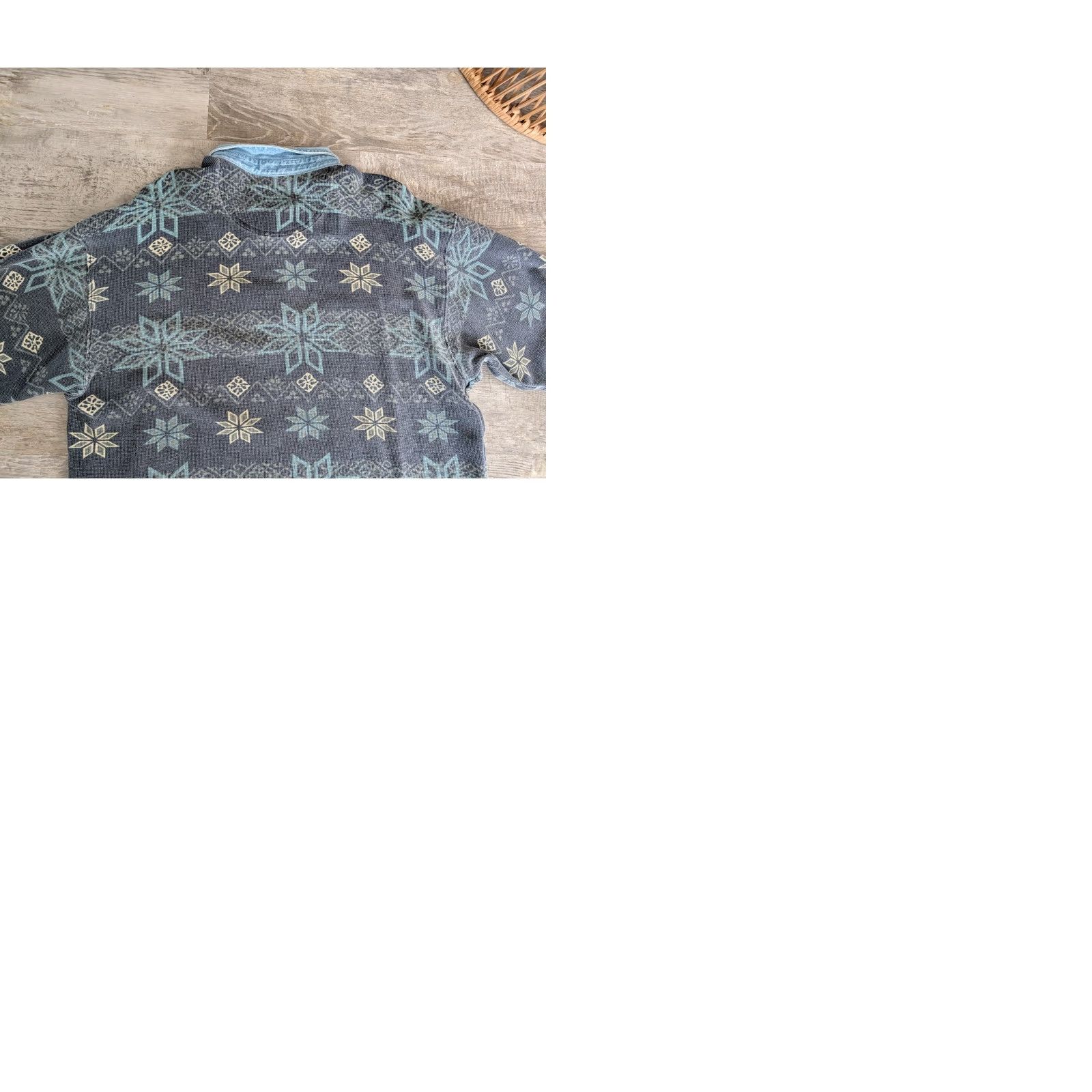 Tommy Bahama VINTAGE Tommy Bahama Relax Shirt Henley Thermal Denim Collar Snowflakes L Mens Shirt Redefined for 90s Holiday Vintage Theme Mens Size US L / EU 52-54 / 3 - 10 Thumbnail