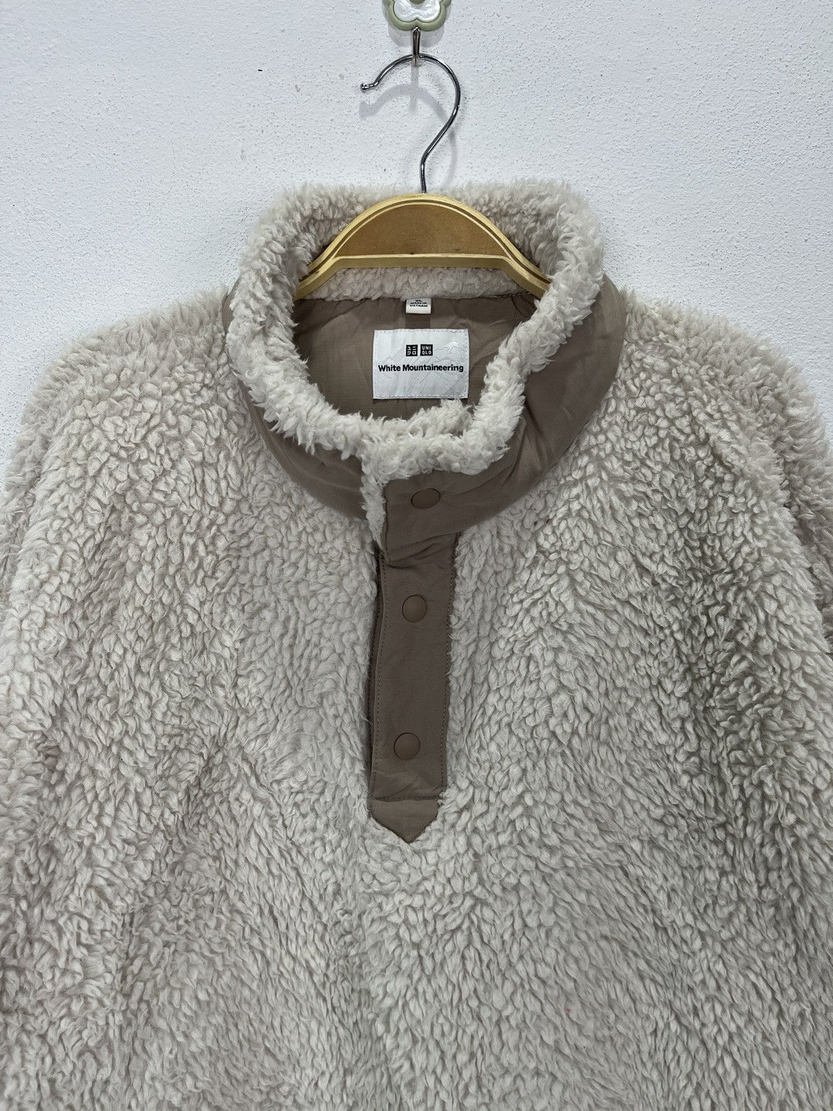 Uniqlo × White Mountaineering WHITE MOUNTAINEERING x UNIQLO Sherpa Fleece Beige Sweatshirt Size US XL / EU 56 / 4 - 3 Thumbnail