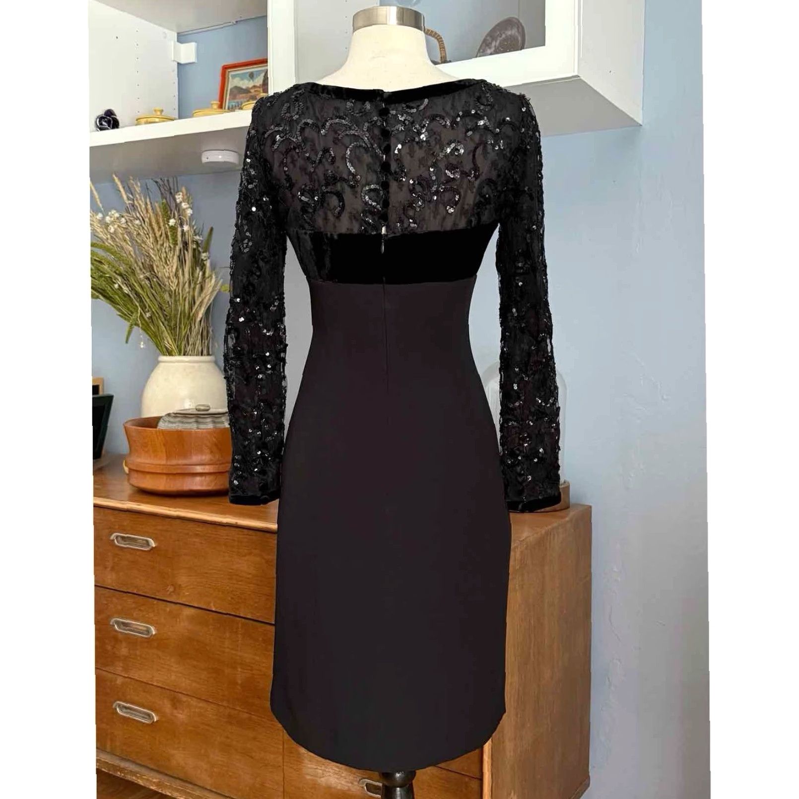 Escada VINTAGE Escada Couture Black Sequin Detail Cocktail Party Sheath Dress Sz 34 ,US 4 Size S / US 4 / IT 40 - 4 Thumbnail