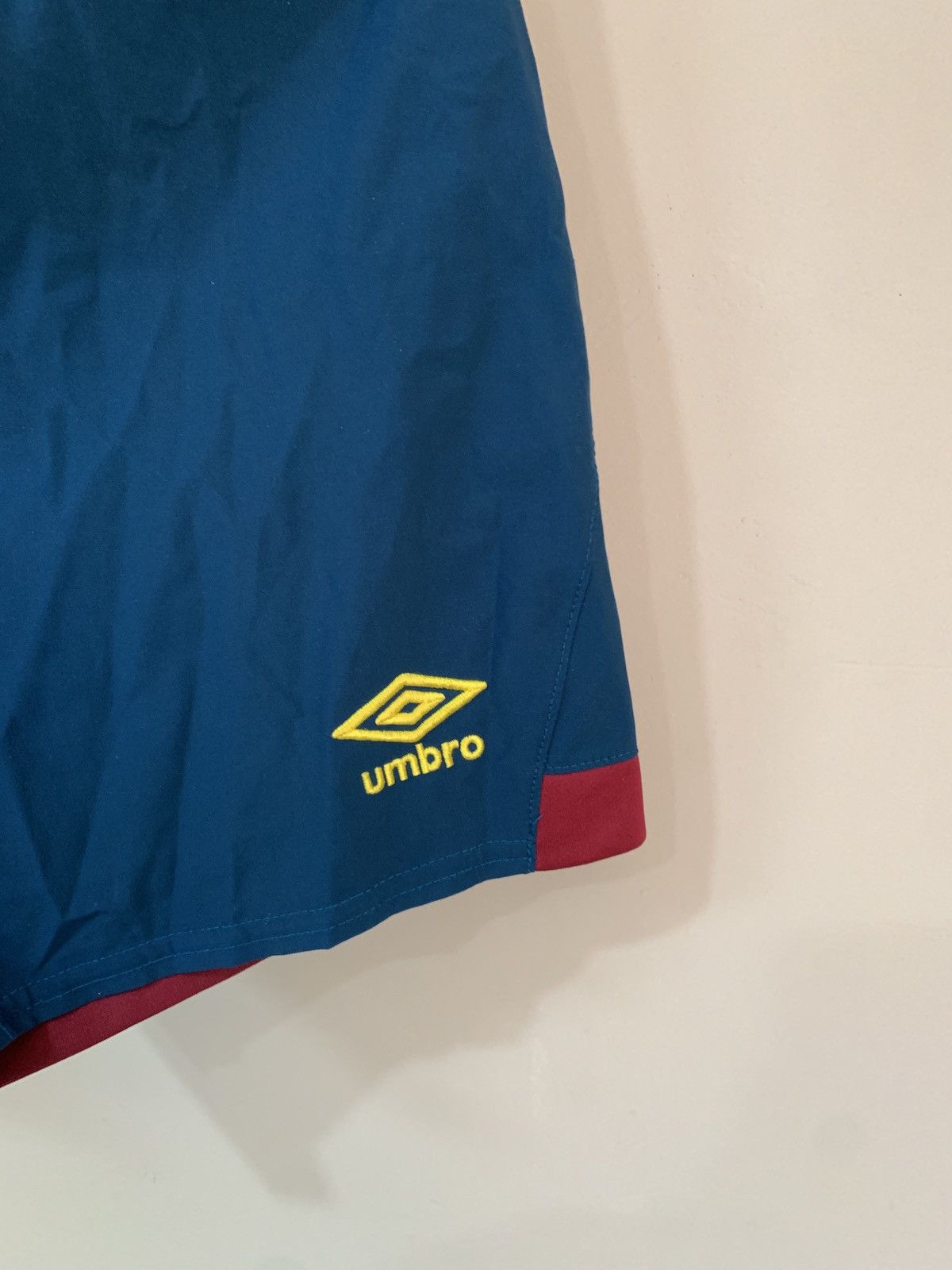 Umbro West Ham United Away Football Shorts Umbro Soccer Size XS Size US 28 / EU 44 - 4 Thumbnail