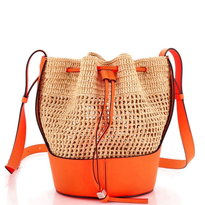 BNWT LOEWE MEDIUM BALLOON CALFSKIN BUCKET BAG IN FAWN GHOST COLOR,3150$