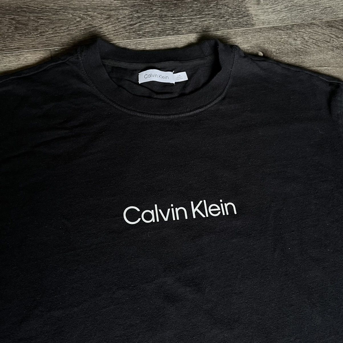 Calvin Klein Calvin Klein Spellout Boxy Basic Logo Black Tee Shirt Size US L / EU 52-54 / 3 - 1 Thumbnail