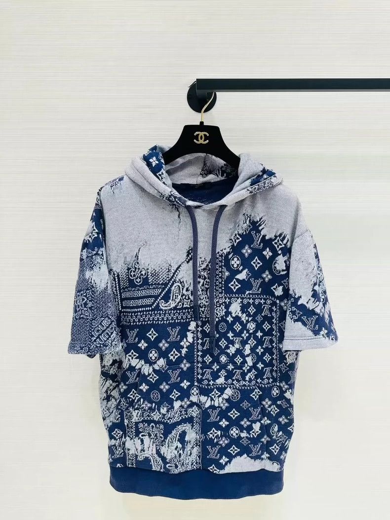 Louis Vuitton Louis Vuitton full of logo hoodie Size US M / EU 48-50 / 2 - 1 Thumbnail
