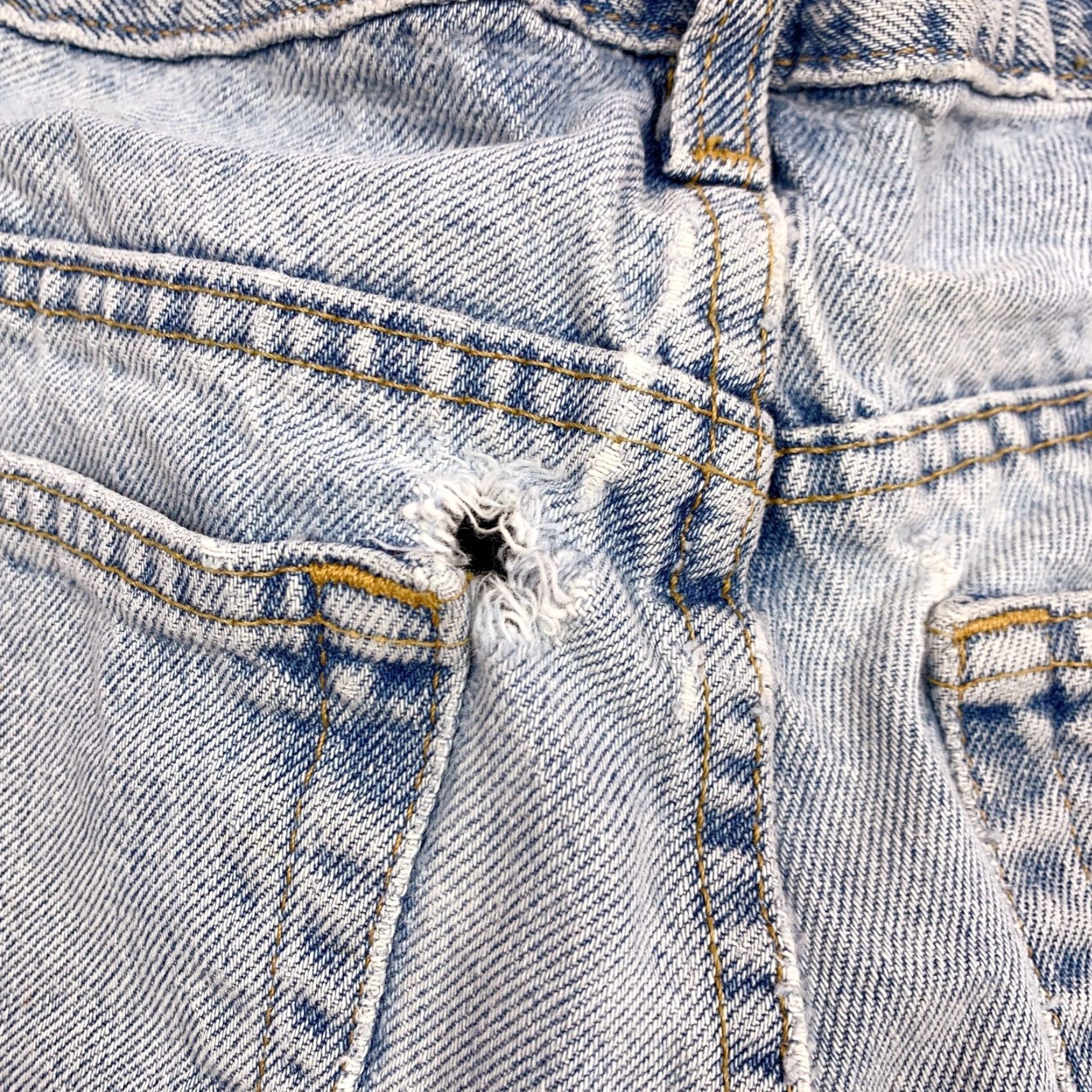 Vintage VINTAGE Arizona Jeans 90s Light Wash Denim Shorts Jorts Grunge 32 Men Blue Denim 90s Mens Shorts Size US 32 / EU 48 - 3 Thumbnail