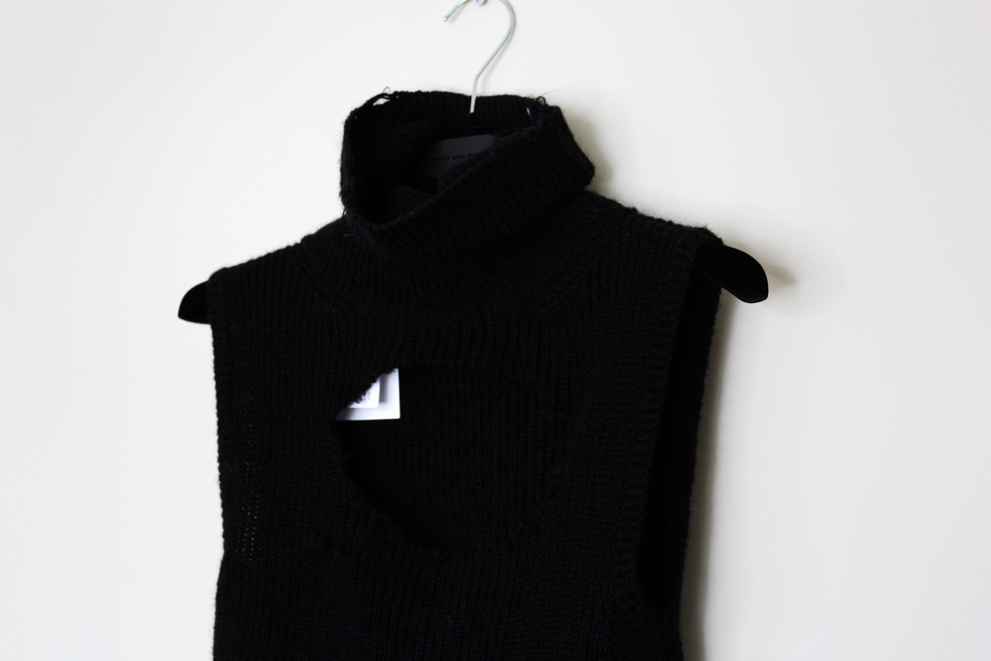 Maison Margiela BNWT AW23 MAISON MARGIELA MM6 DISTRESSED SWEATER XS Size XS / US 0-2 / IT 36-38 - 4 Thumbnail