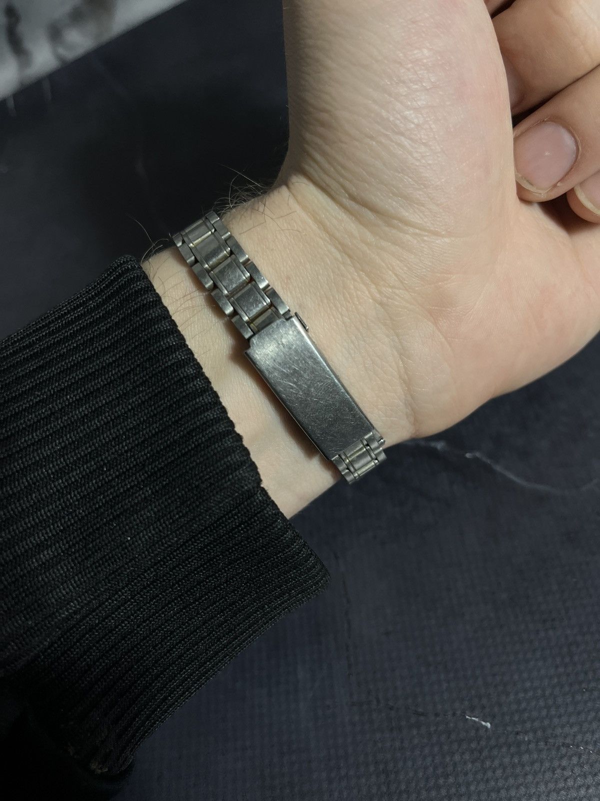 Run The Jewels Vintage Q&Q Quartz Watch | Day-Date | Japanese Brand Size ONE SIZE - 4 Thumbnail