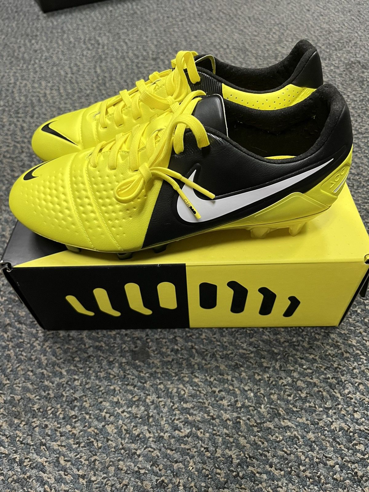 Nike Nike CTR 360 Maestri 3 Size US 7.5 / EU 40-41 - 2 Thumbnail