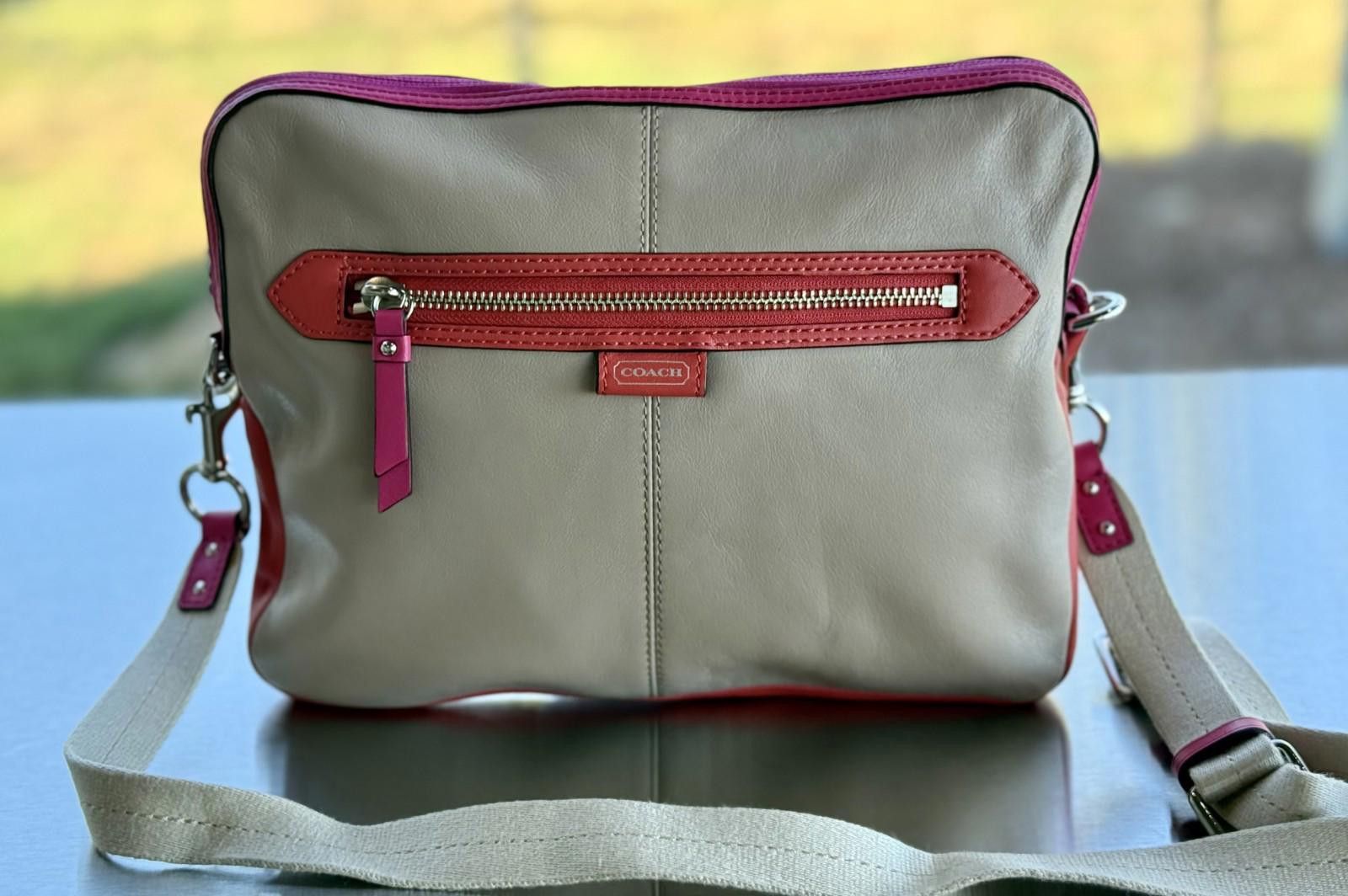 Coach Leather Crossbody Messenger iPad eReader w Adjustable Strap Size ONE SIZE - 4 Thumbnail