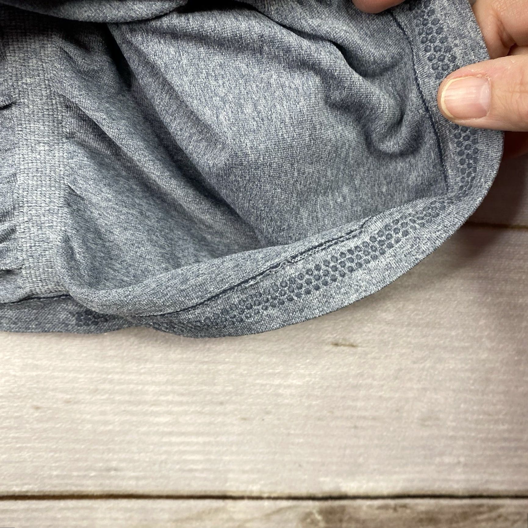 Athleta Athleta Shirt Womens L Gray Ruched Side Short Sleeve Athletic Top Yoga Running Size L / US 10 / IT 46 - 8 Thumbnail