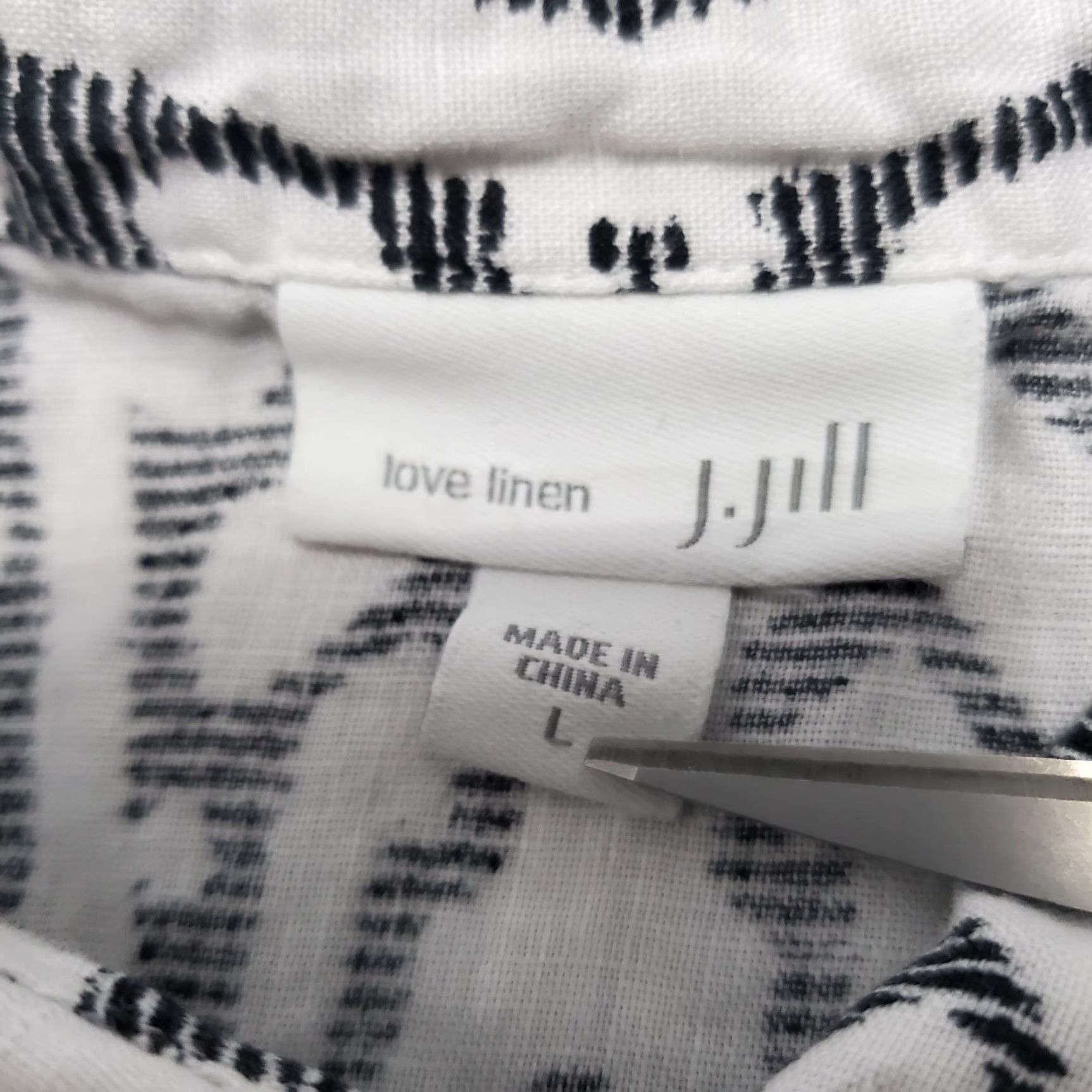 J. Jill VINTAGE J Jill Love Linen Top Women L White Black Geo Print Collared Button Down Relaxed Size L / US 10 / IT 46 - 3 Thumbnail
