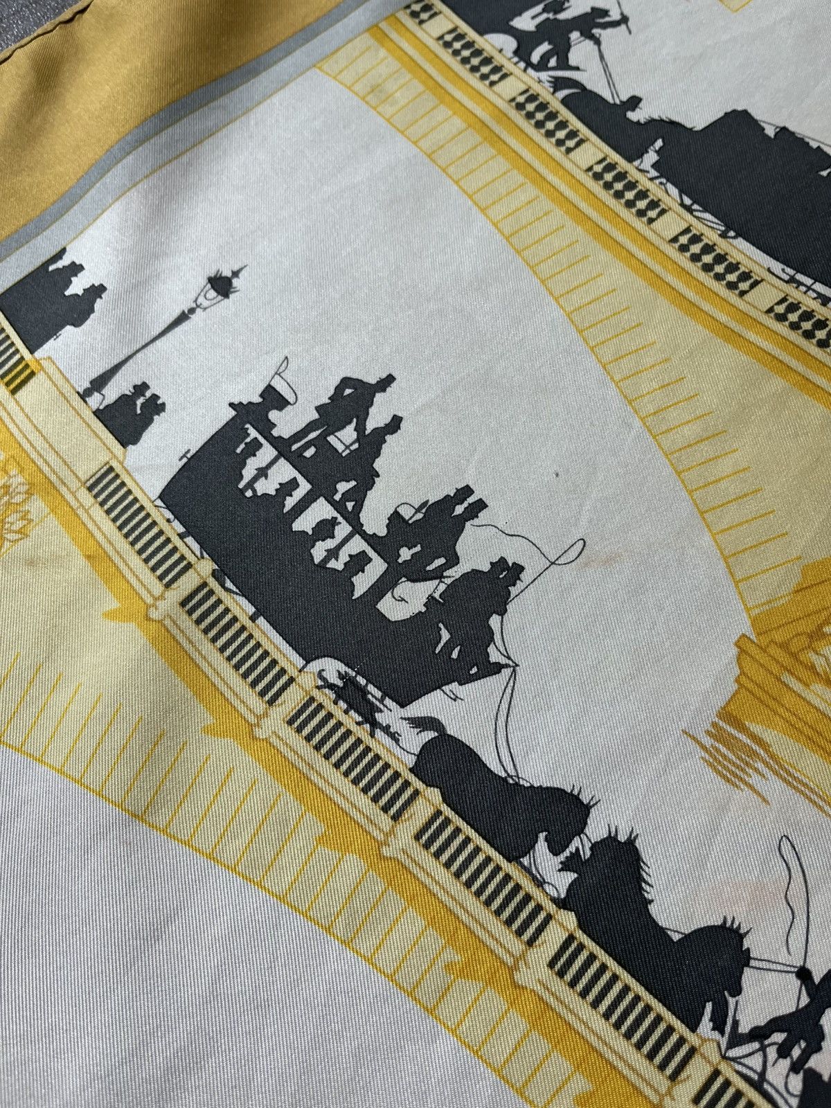 Hermes Hermes ''Le Ponts de Paris'' silk scarf yellow rare Size ONE SIZE - 18 Thumbnail