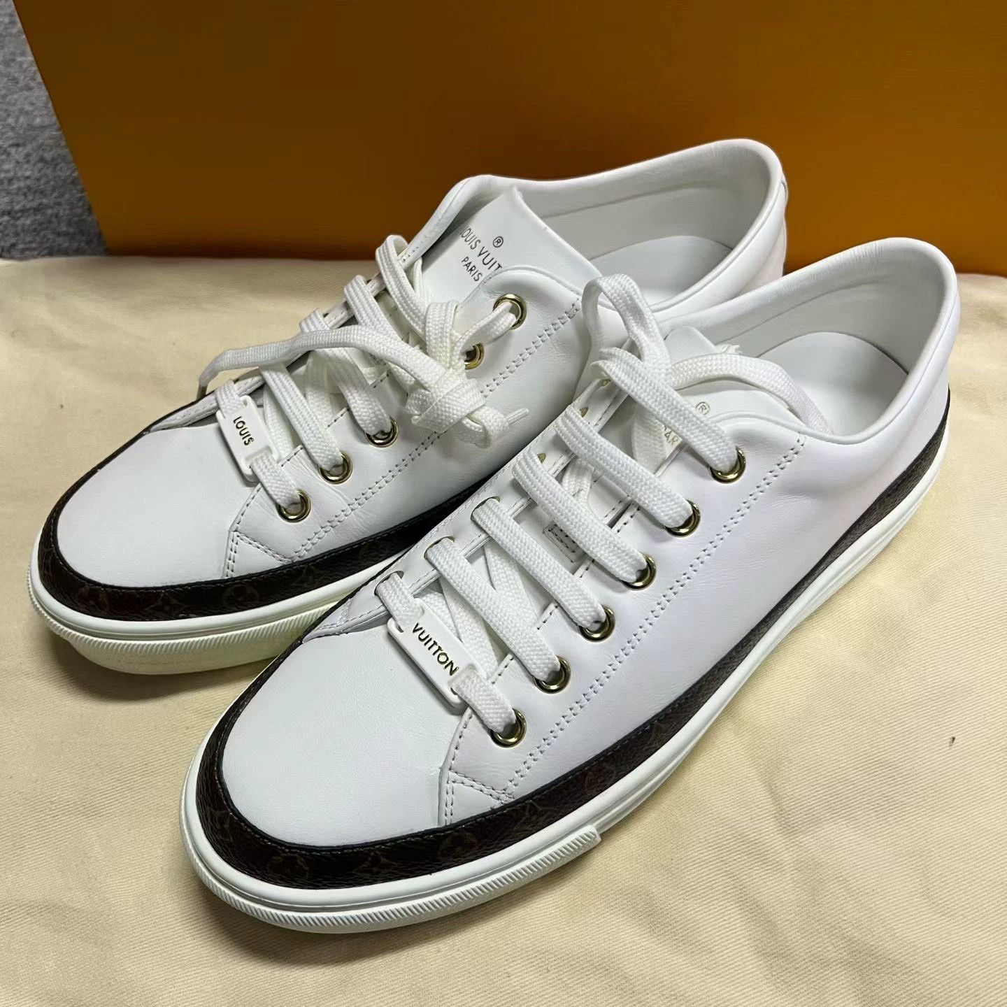 Louis Vuitton louis vuitton white low-top lace-up sneakers Size US 7.5 / EU 40-41 - 2 Thumbnail