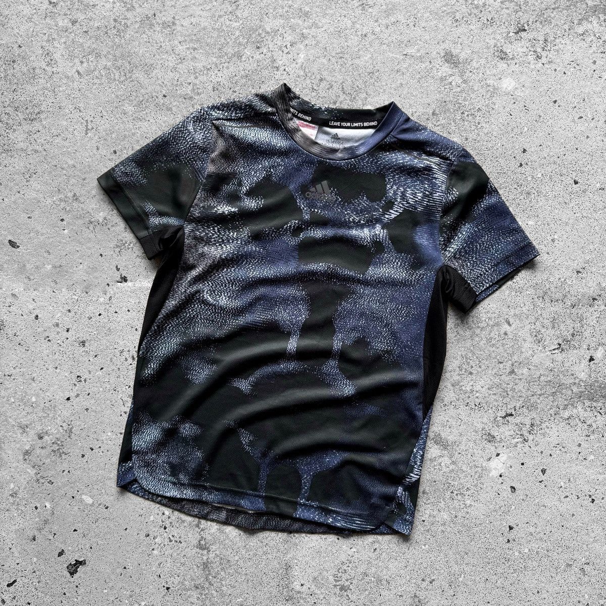 Adidas Adidas Boys Black Grey Blue Print Logo Activewear T-Shirt Size US XS / EU 42 / 0 - 1 Thumbnail