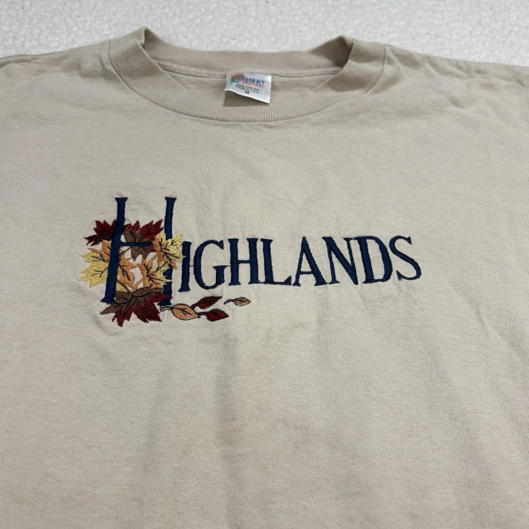 Vintage VINTAGE Desert Heat Shirt Mens M Beige Cotton Short Sleeve Embroidered Leaves USA Graphic Tee Size US M / EU 48-50 / 2 - 2 Thumbnail