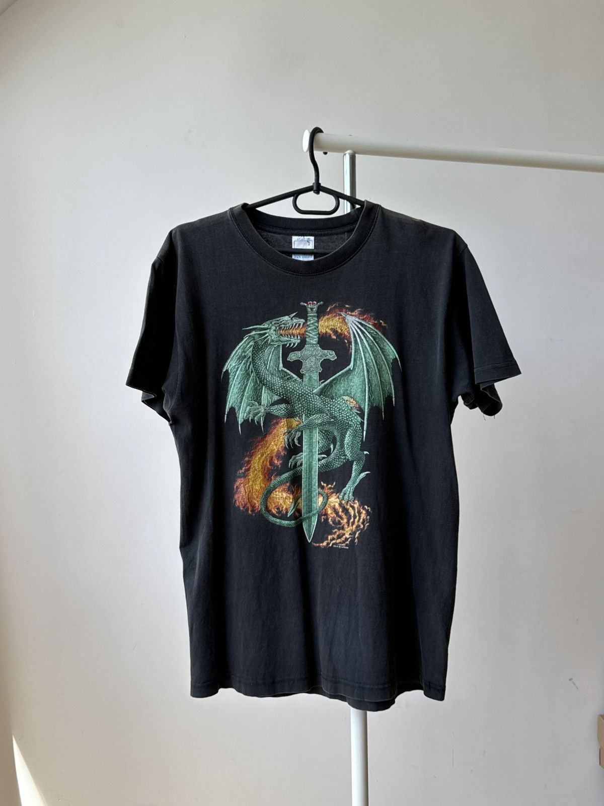 Vintage Vintage Y2K Tribal Fire Dragon T-shirt Size US L / EU 52-54 / 3 - 1 Thumbnail