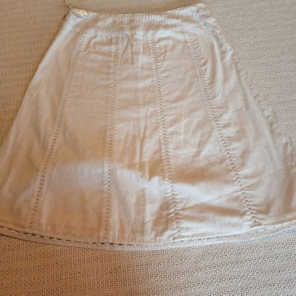 Apt. 9 Apt. 9 Lined White Lace Throughout & Bottom Side Zippered Sz Size 32" / US 10 / IT 46 - 6 Thumbnail