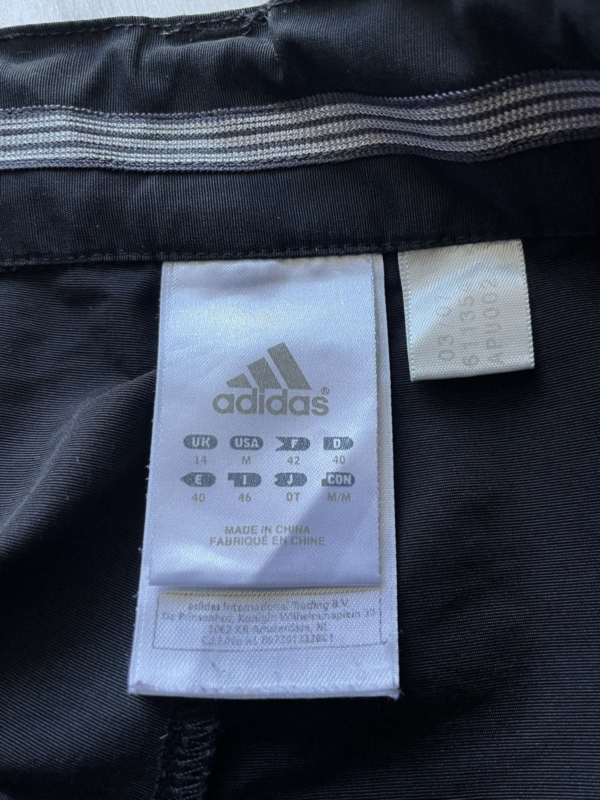 Adidas Vintage Adidas 00’s Sweatpants Y2K Black Baggy Pants RARE Size 27" / US 4 / IT 40 - 8 Thumbnail