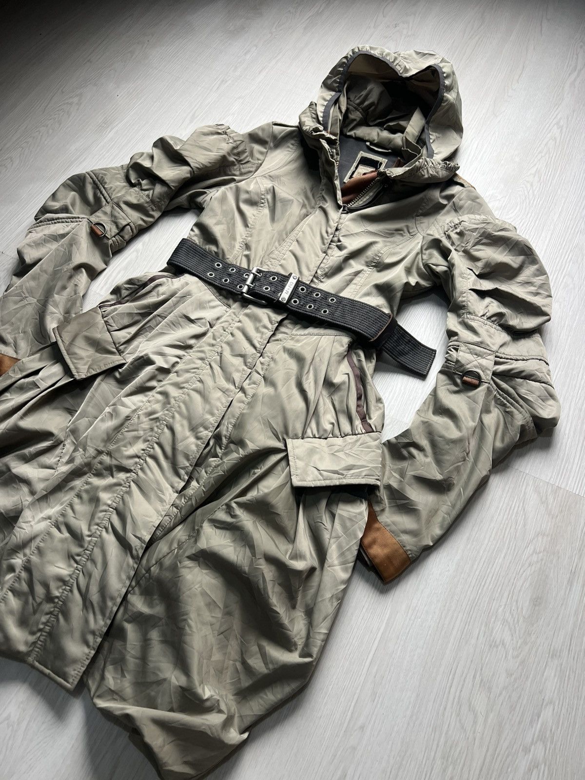 Marithe + Francois Girbaud Marithe Francois Girbaud Belted Military Bondage Jacket Size US M / EU 48-50 / 2 - 2 Thumbnail