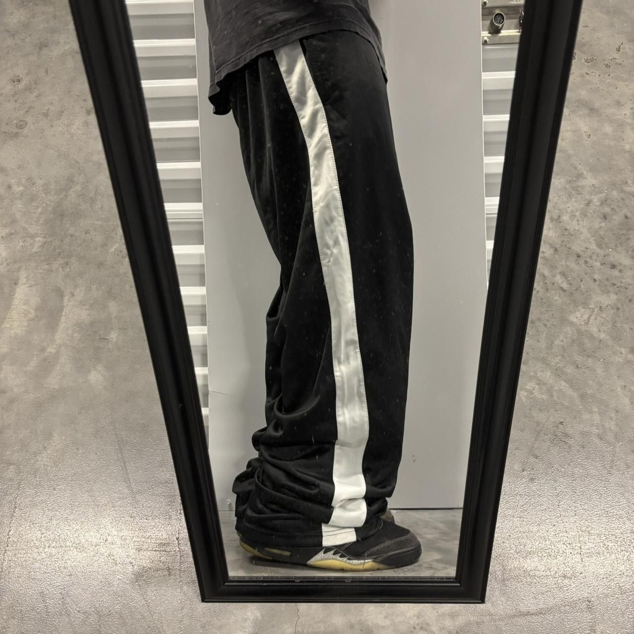 Japanese Brand × Vintage Crazy Vintage Y2K/2000s Baggy Black White Striped Skater Drill Essential Track Pants! Size US 32 / EU 48 - 1 Thumbnail