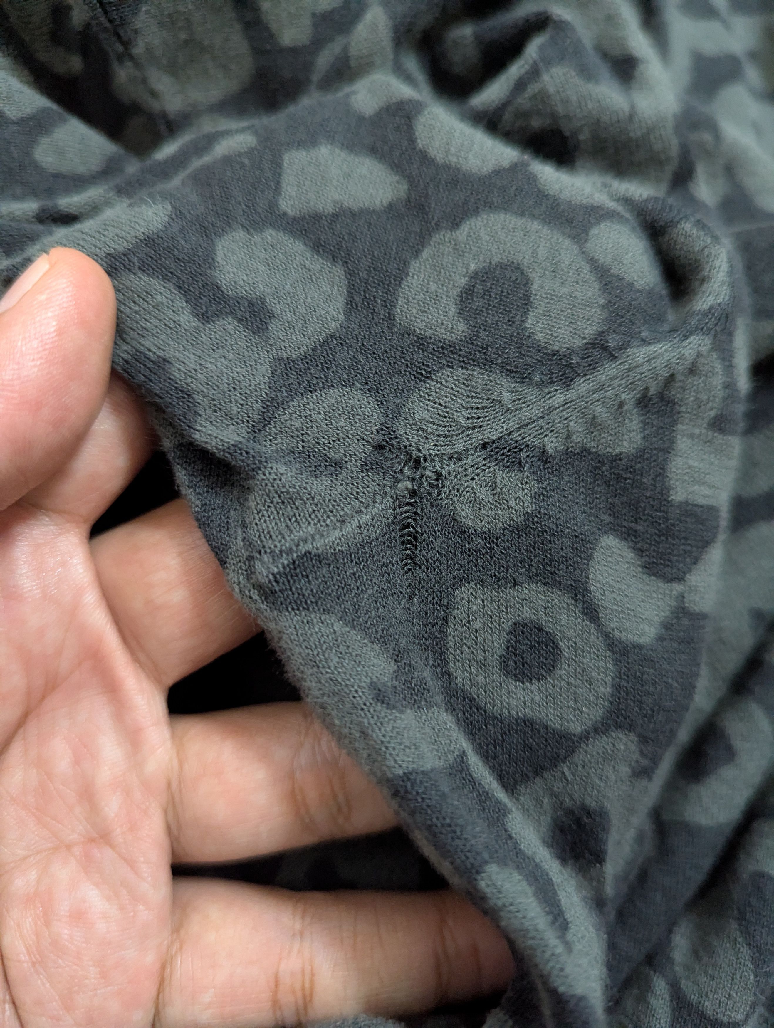 A.P.C. A.P.C Rue Madame Paris Cheetah Leapord Print Cardigan Size M / US 6-8 / IT 42-44 - 6 Thumbnail