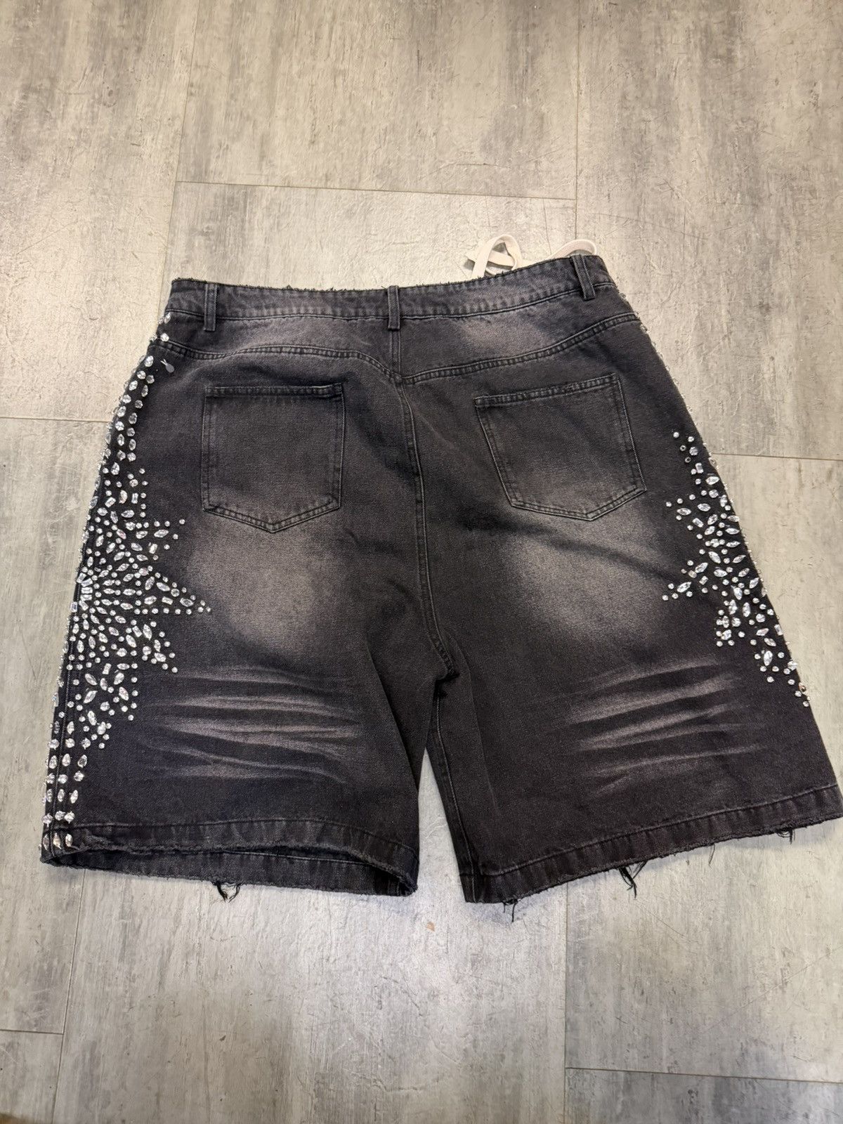 Vale Vale dreams valley siren studded jorts pre owned 38 Size US 38 / EU 54 - 2 Thumbnail