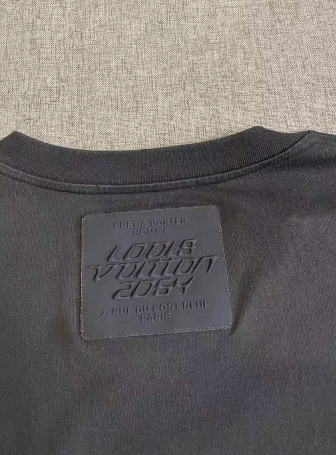 Louis Vuitton Louis Vuitton crew neck short sleeve Size US M / EU 48-50 / 2 - 6 Thumbnail