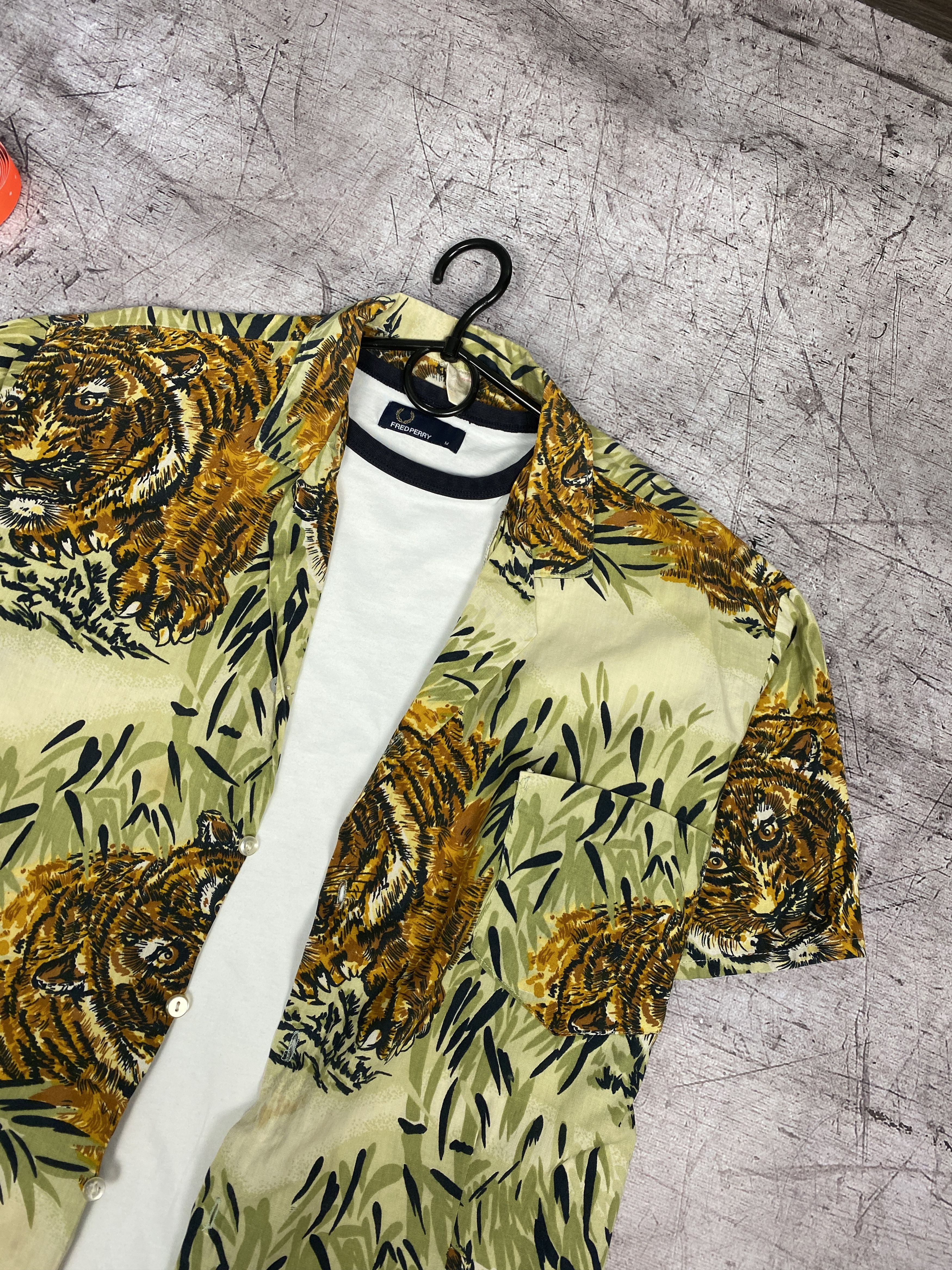 Vintage Vintage Hawaiian Shirt Grafic Tiger y2k Size US XL / EU 56 / 4 - 2 Thumbnail