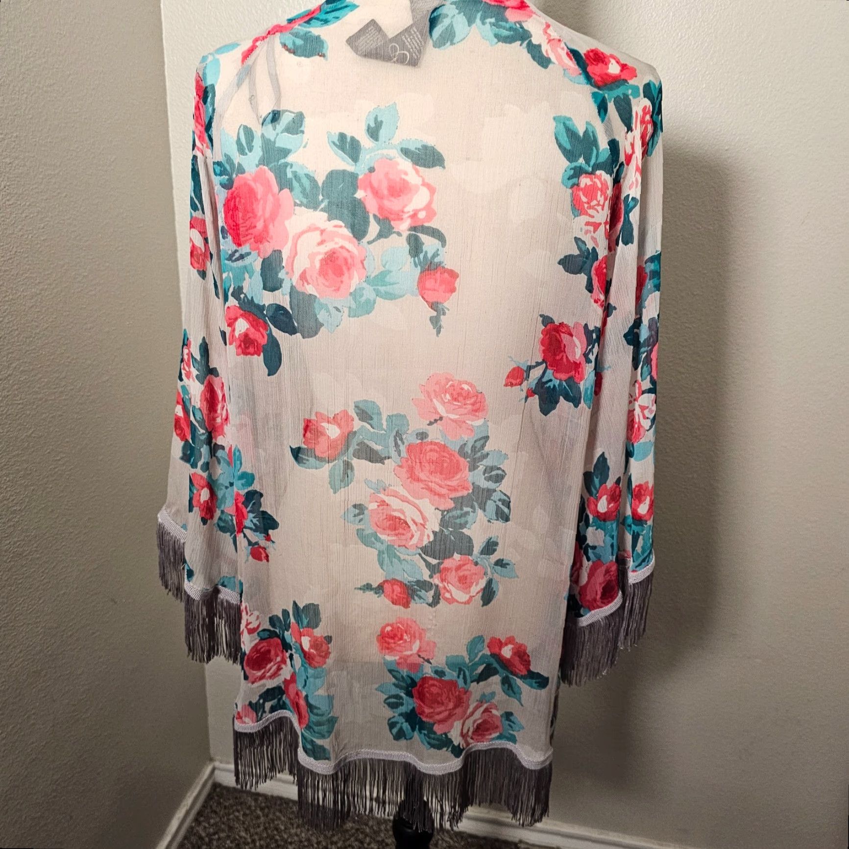 Jessica Simpson Jessica Simpson Cardigan Women’s 3/4 Sleeve Gray Floral Knit Open Front Tassel Trim S Bohemian Womens Size S / US 4 / IT 40 - 6 Thumbnail