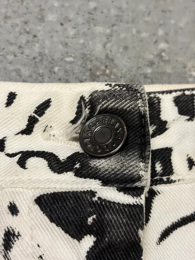 Dolce & Gabbana 2010s Dolce & Gabbana Overprint Stars Black & White Skirt Size 26" / US 2 / IT 38 - 7 Thumbnail