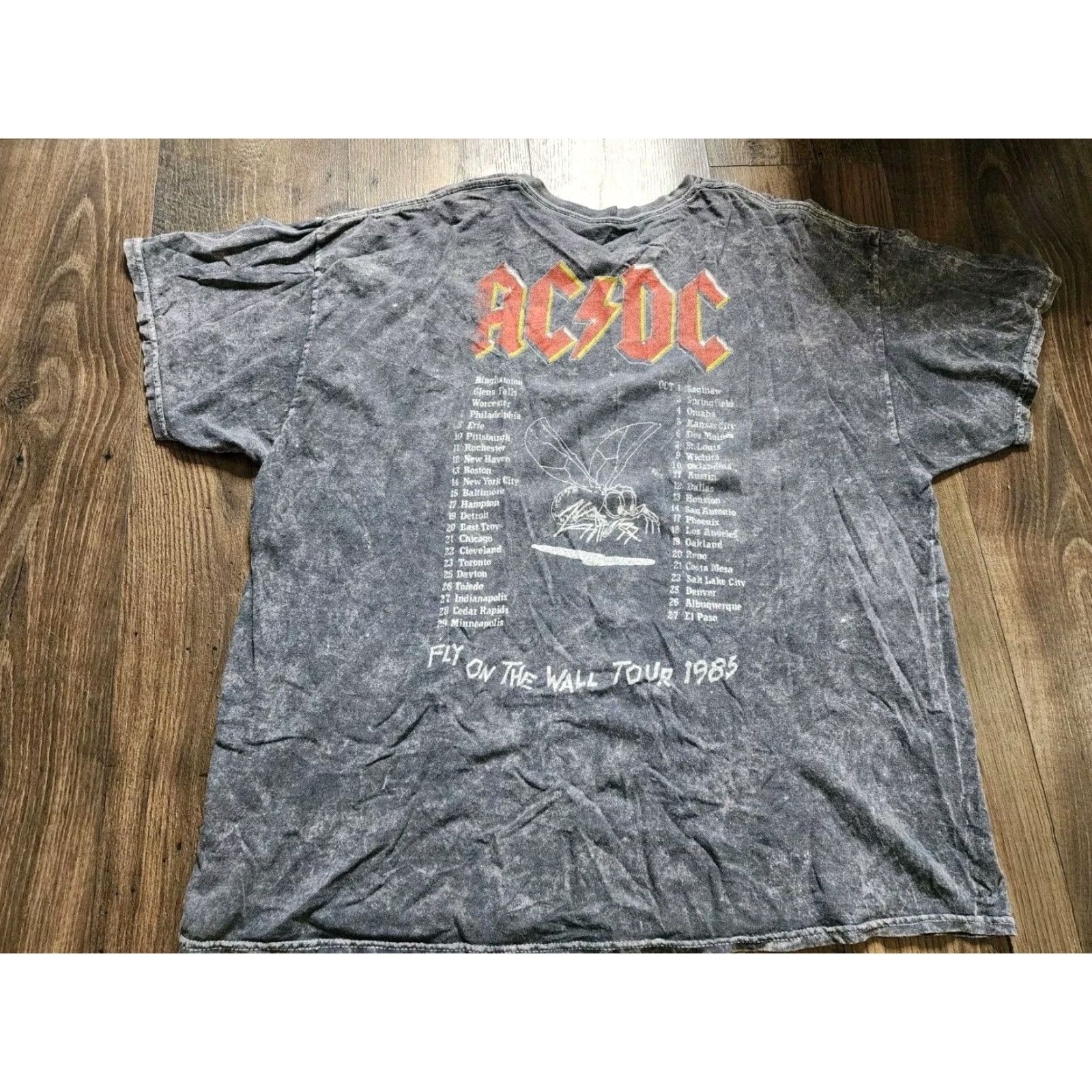 Doublet ACDC 1985 Tour Fly On The Wall Mens XL Short Sleeve Graphic Print Rock T Shirt Gray Size US XL / EU 56 / 4 - 2 Thumbnail