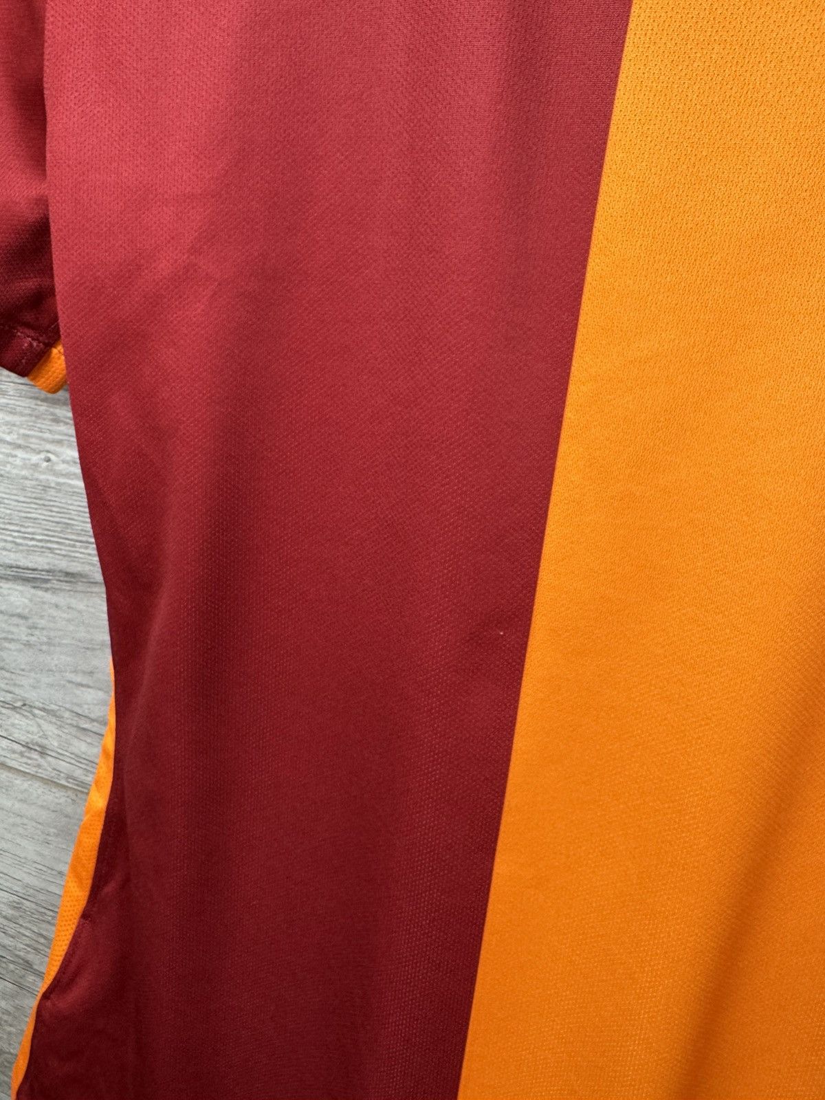 Nike NIKE WOMEN'S GALATASARAY AS 2015/2016 FOOTBALL SHIRT JERSEY Size S / US 4 / IT 40 - 8 Thumbnail
