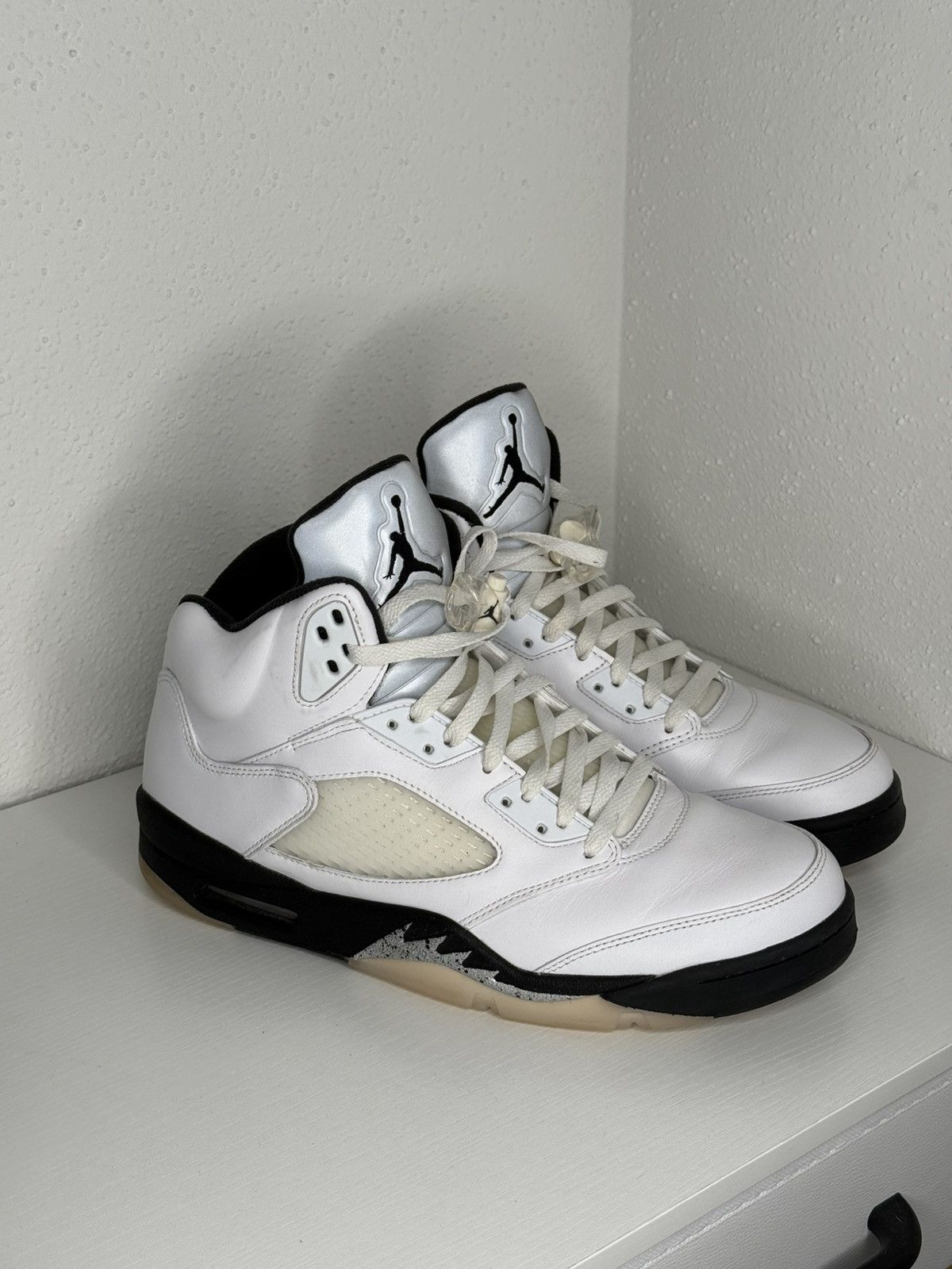 Jordan Brand Jordan 5 Retro Reverse Metallic Size US 12 / EU 45 - 1 Thumbnail