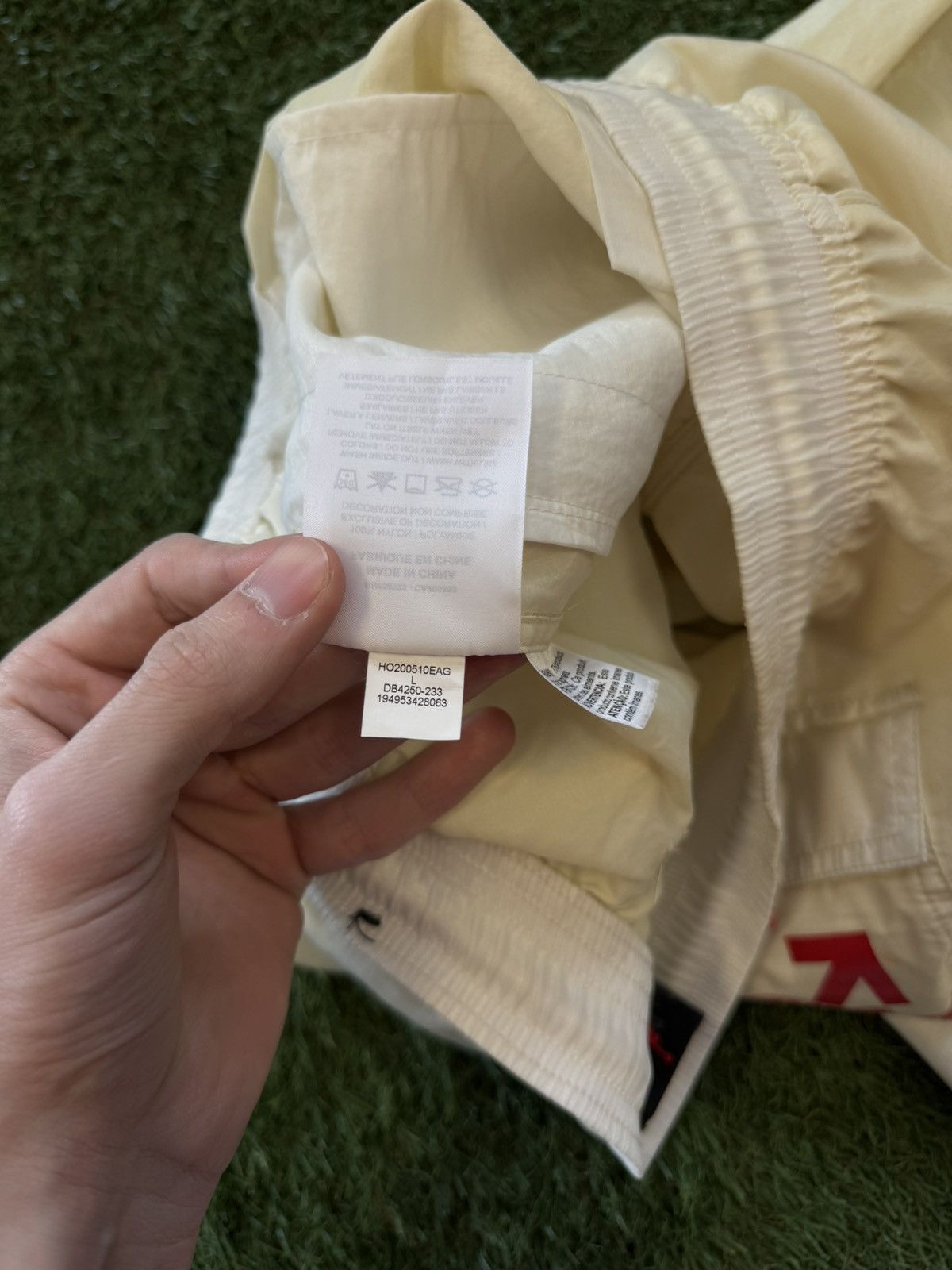 Jordan Brand × Off-White Off White Jordan Cream Sail Sweatpants Size Large Size US 33 - 9 Thumbnail