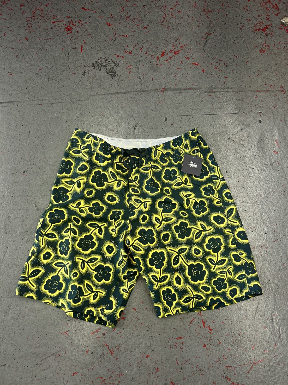 Stussy Stussy Floaral Swim Shorts Size 34/ Large NEW Size US 34 / EU 50 - 1 Thumbnail