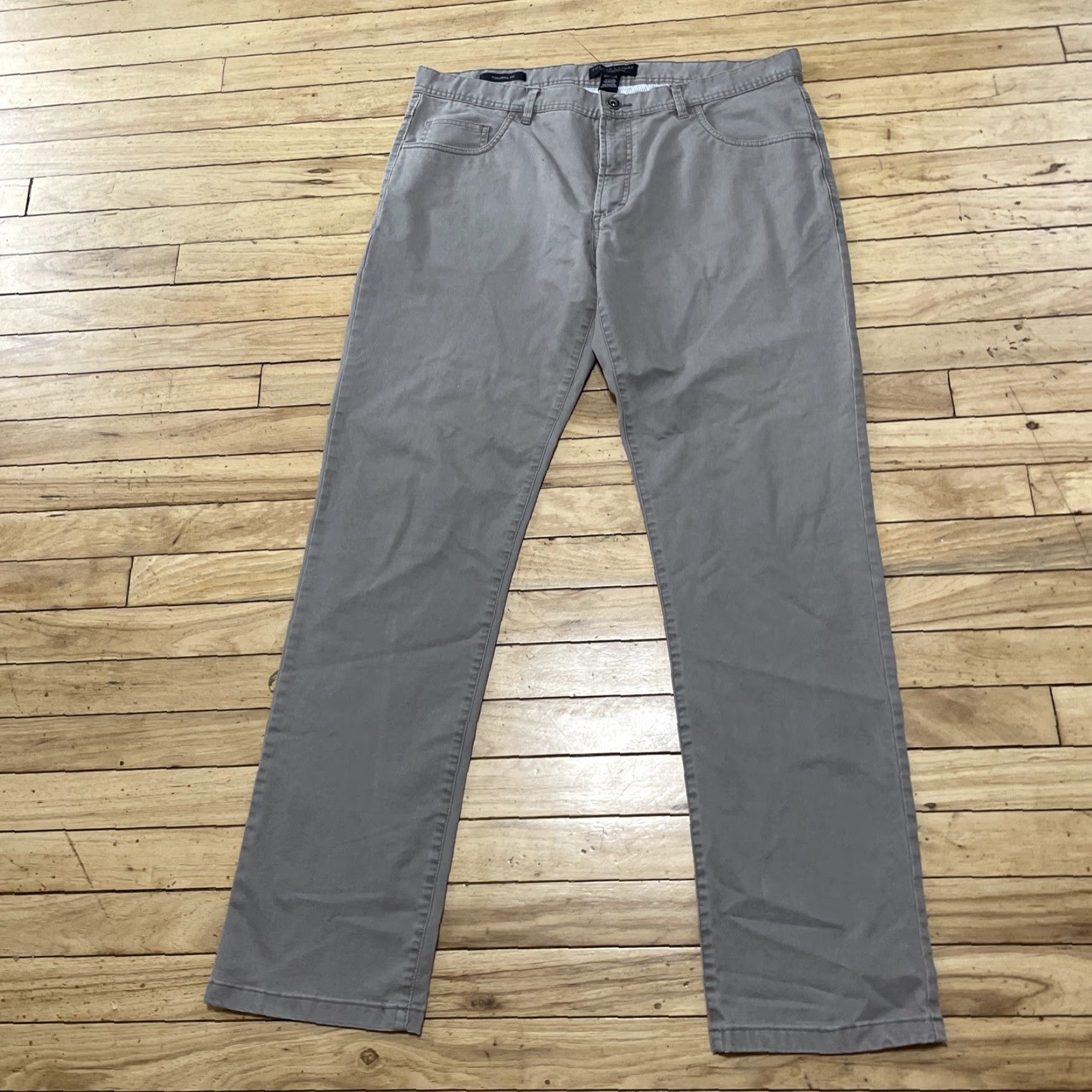 Bloomingdale's Bloomingdale's The Men's Store Pants Men 36W x 34L Gray Khaki Chino Flat Front 5-Pocket Regular Cotton Mens Size US 36 / EU 52 - 3 Thumbnail