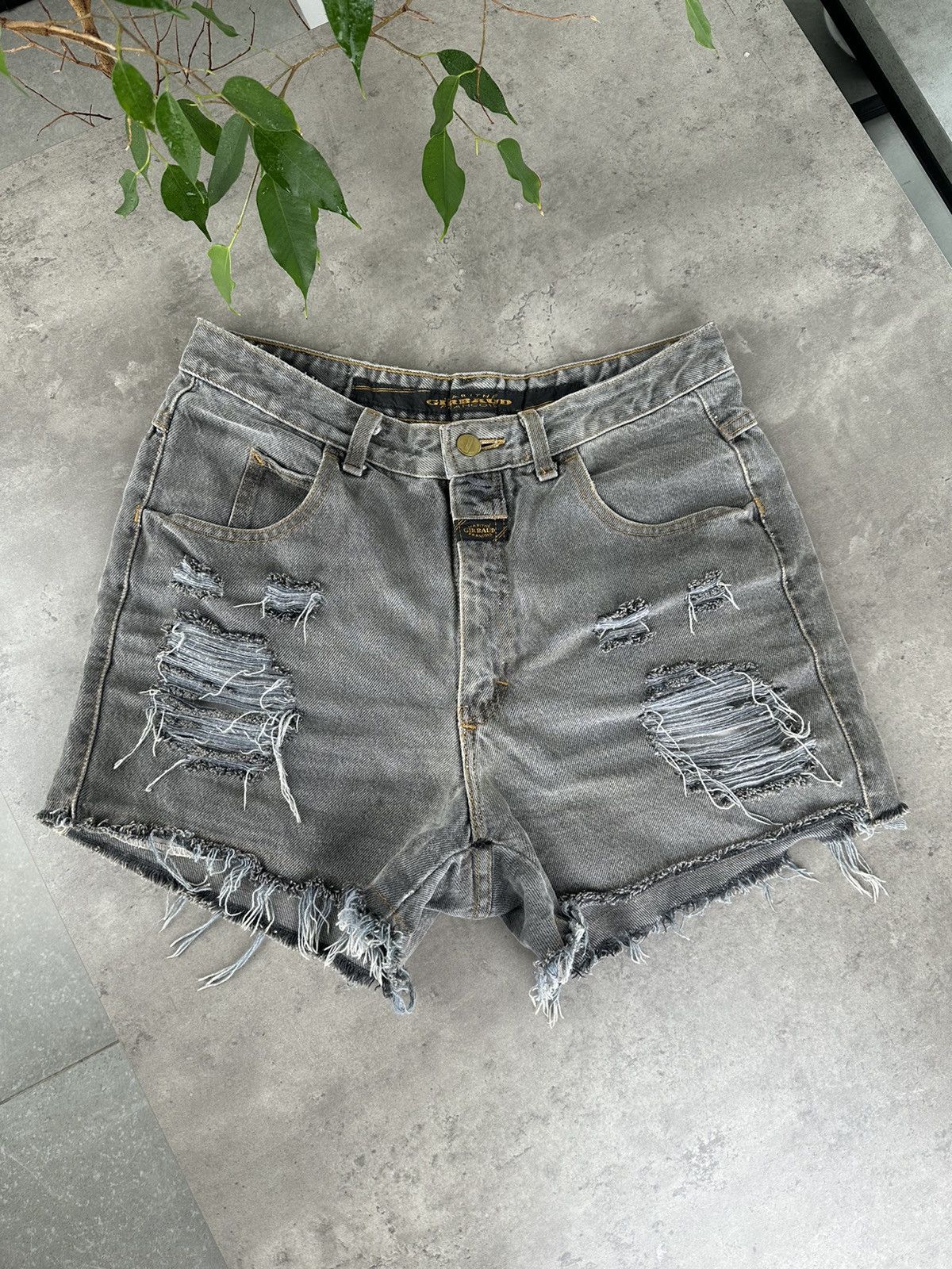 Marithe + Francois Girbaud Marithe Francois Gibraud Shorts Size 27" / US 4 / IT 40 - 1 Thumbnail
