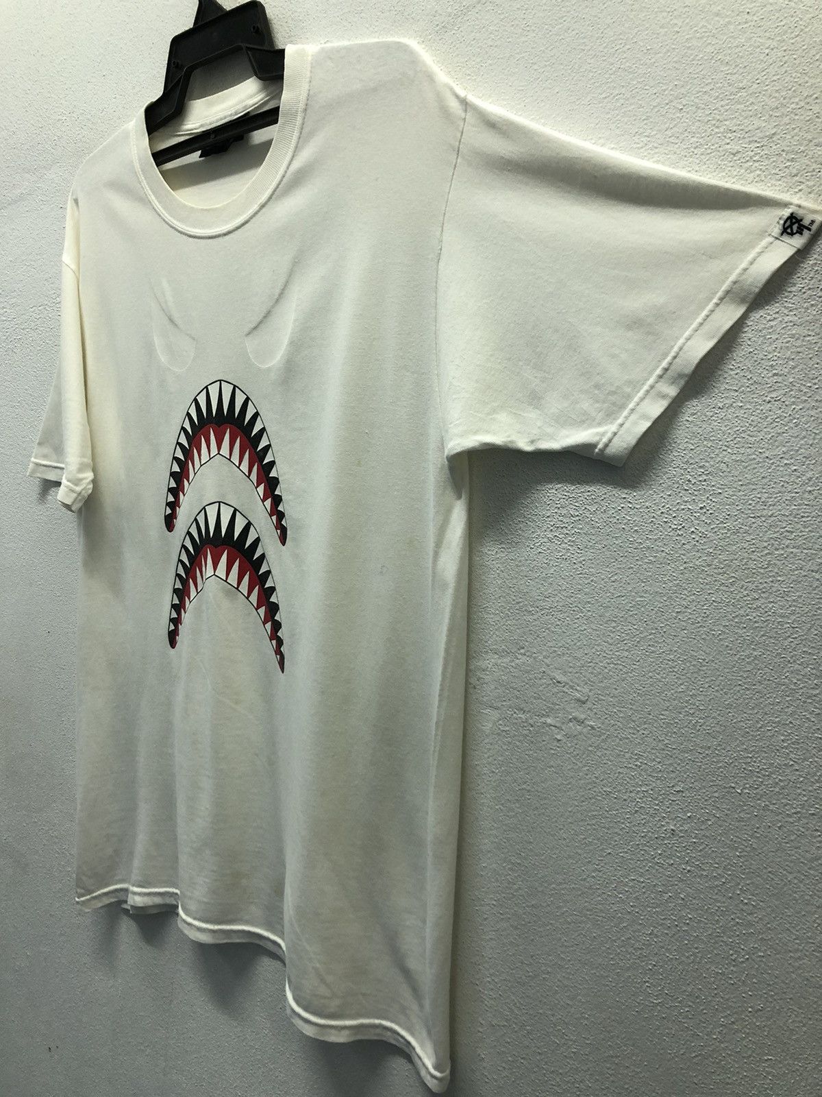 Vintage Vintage NEIGHBORHOOD BXH Eternity Shark Mouth T-Shirt Size US L / EU 52-54 / 3 - 6 Thumbnail
