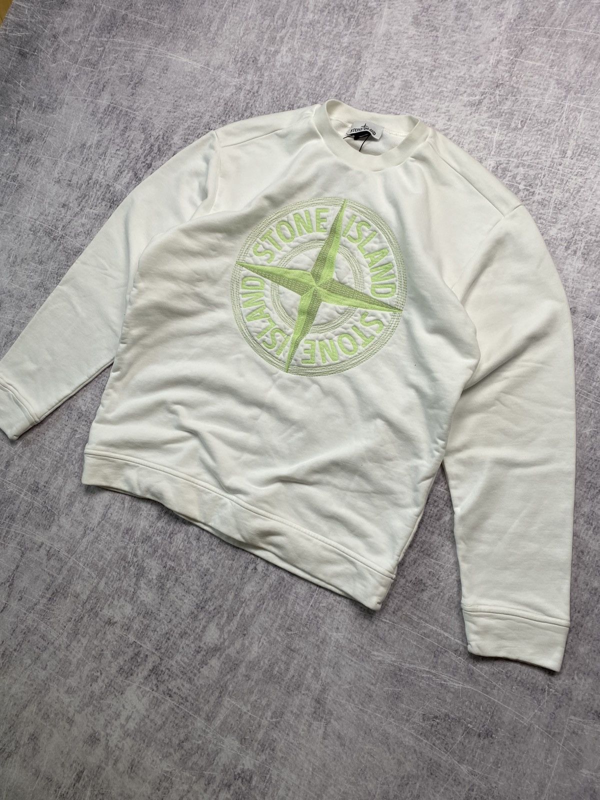 Stone Island Stone Island white sweatshirt with big logo embroidery Size US L / EU 52-54 / 3 - 2 Thumbnail