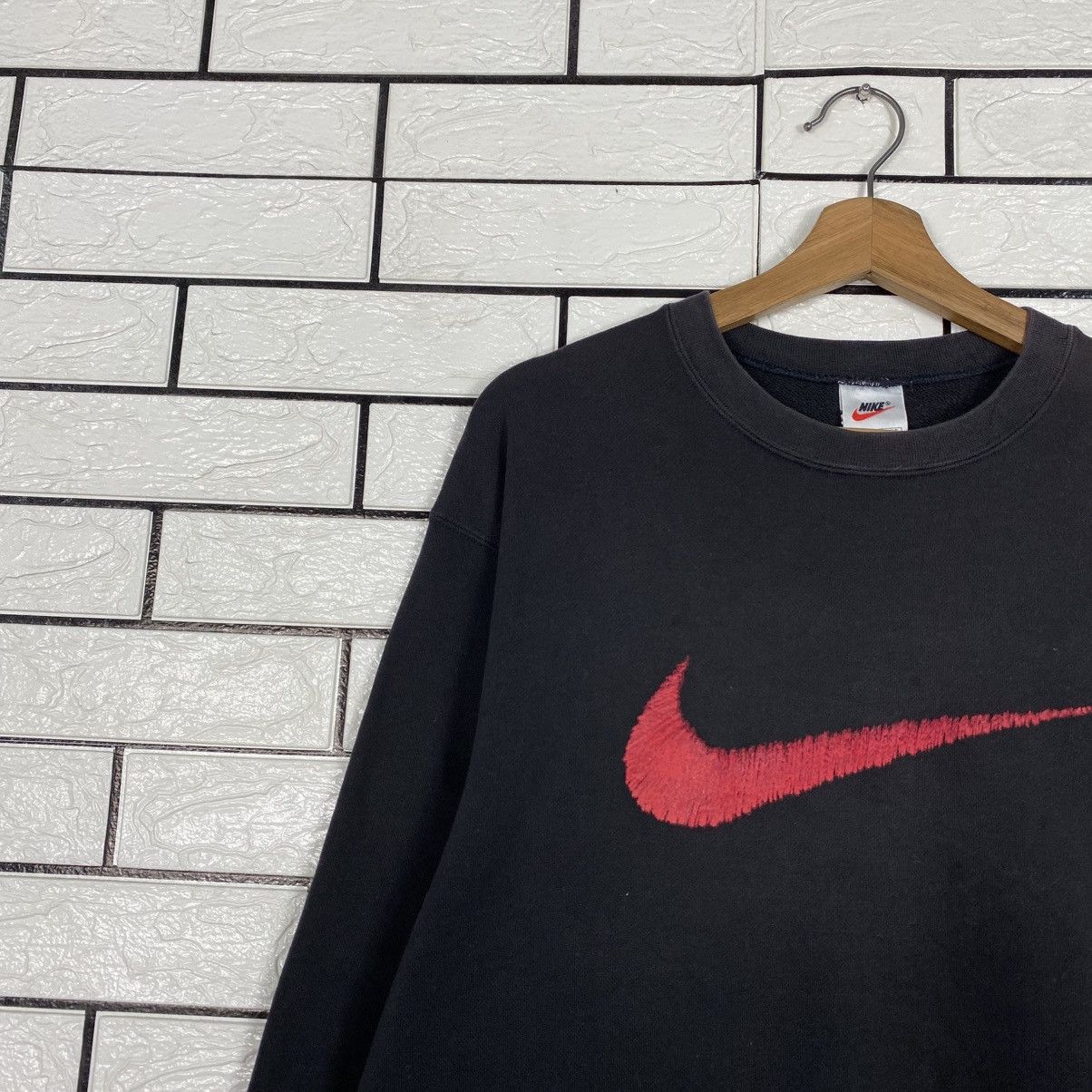 Nike Vintage Sweatshirt Crewneck Nike Big Logo Big Swoosh Size US XL / EU 56 / 4 - 8 Thumbnail