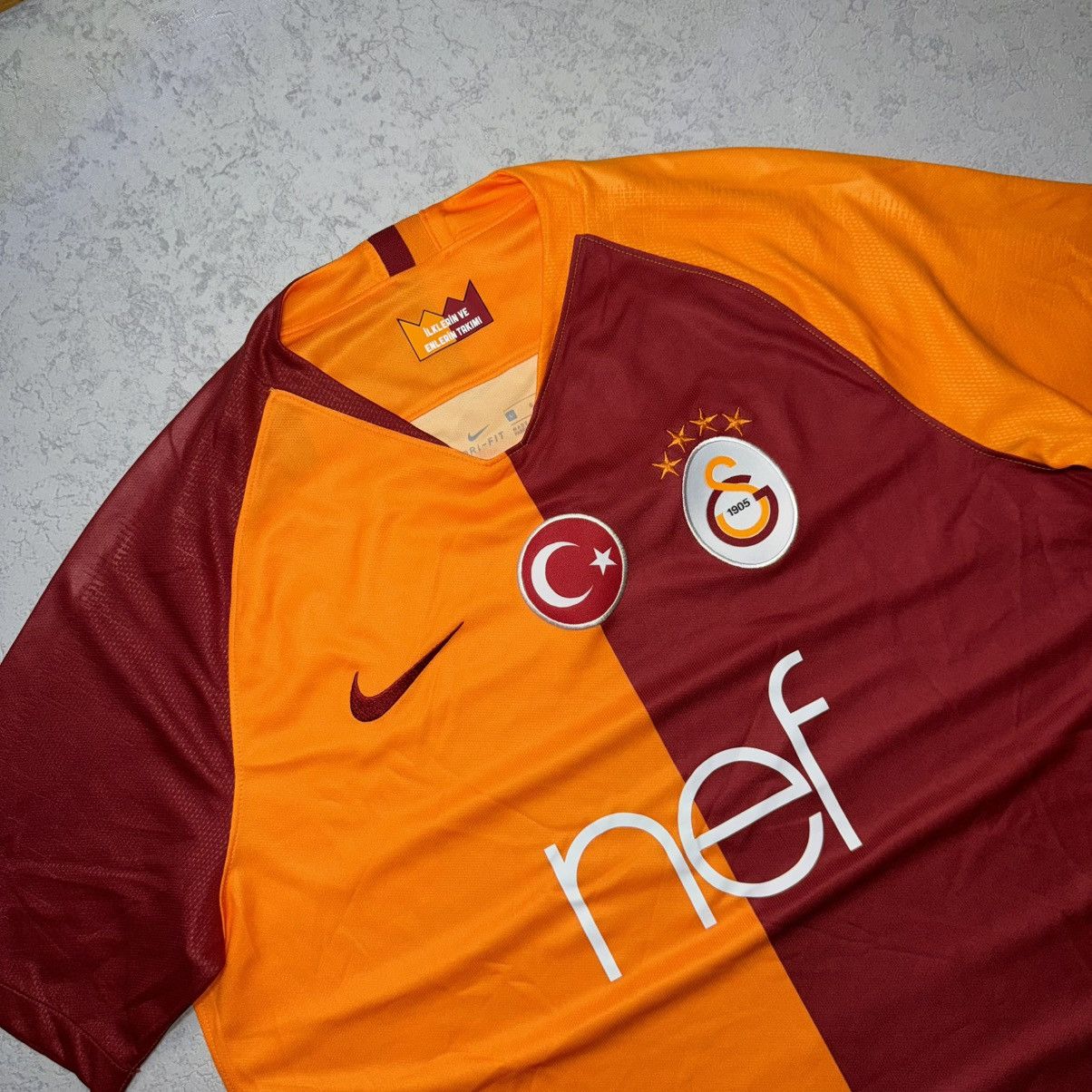 Nike Nike Galatsaray 2018/19 Home Football Jersey Size L Size US L / EU 52-54 / 3 - 2 Thumbnail